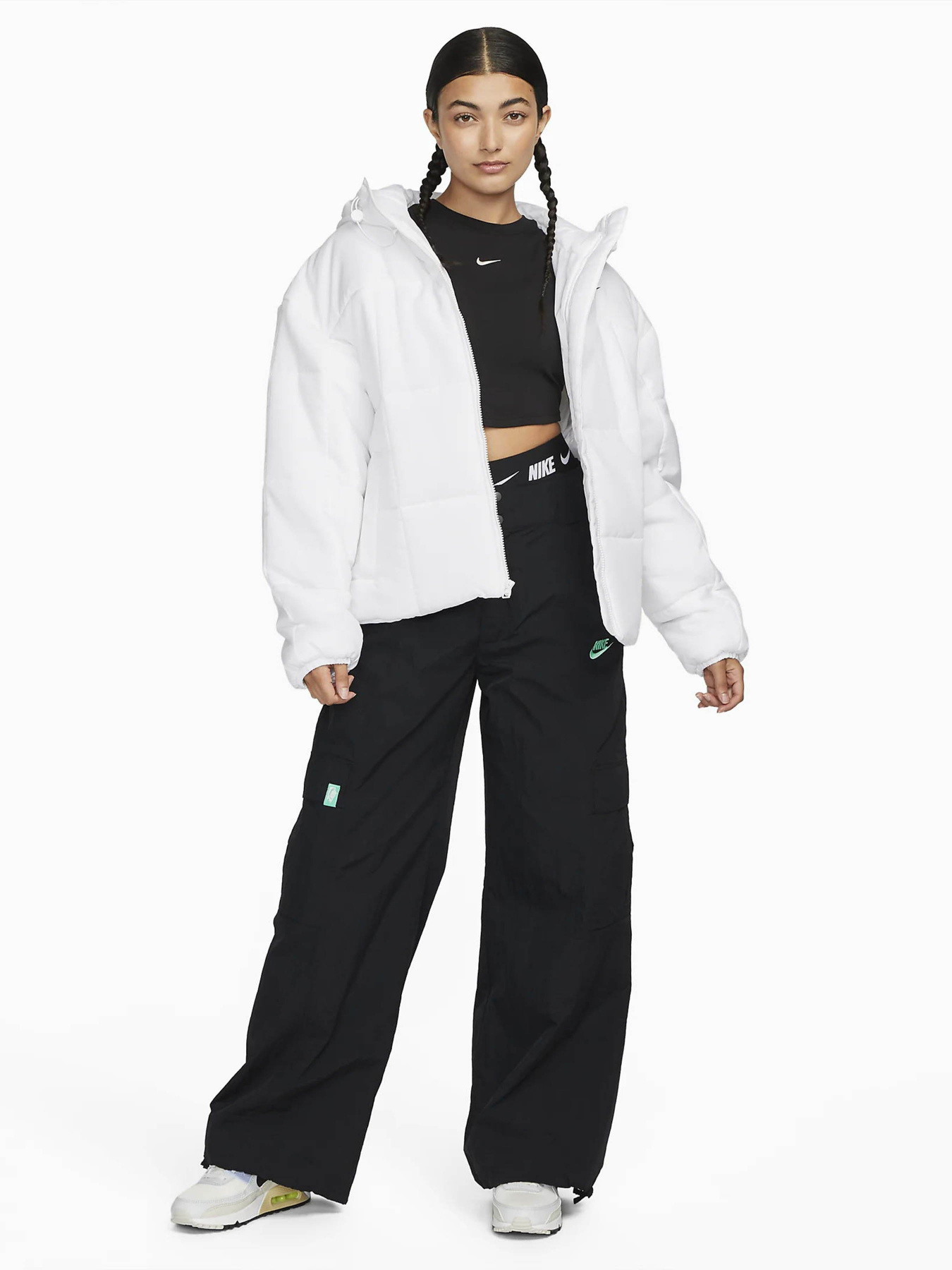 Куртки та дублянки NIKE Sportswear Essential Therma Classic Puffer модель FB7672-100 Фото