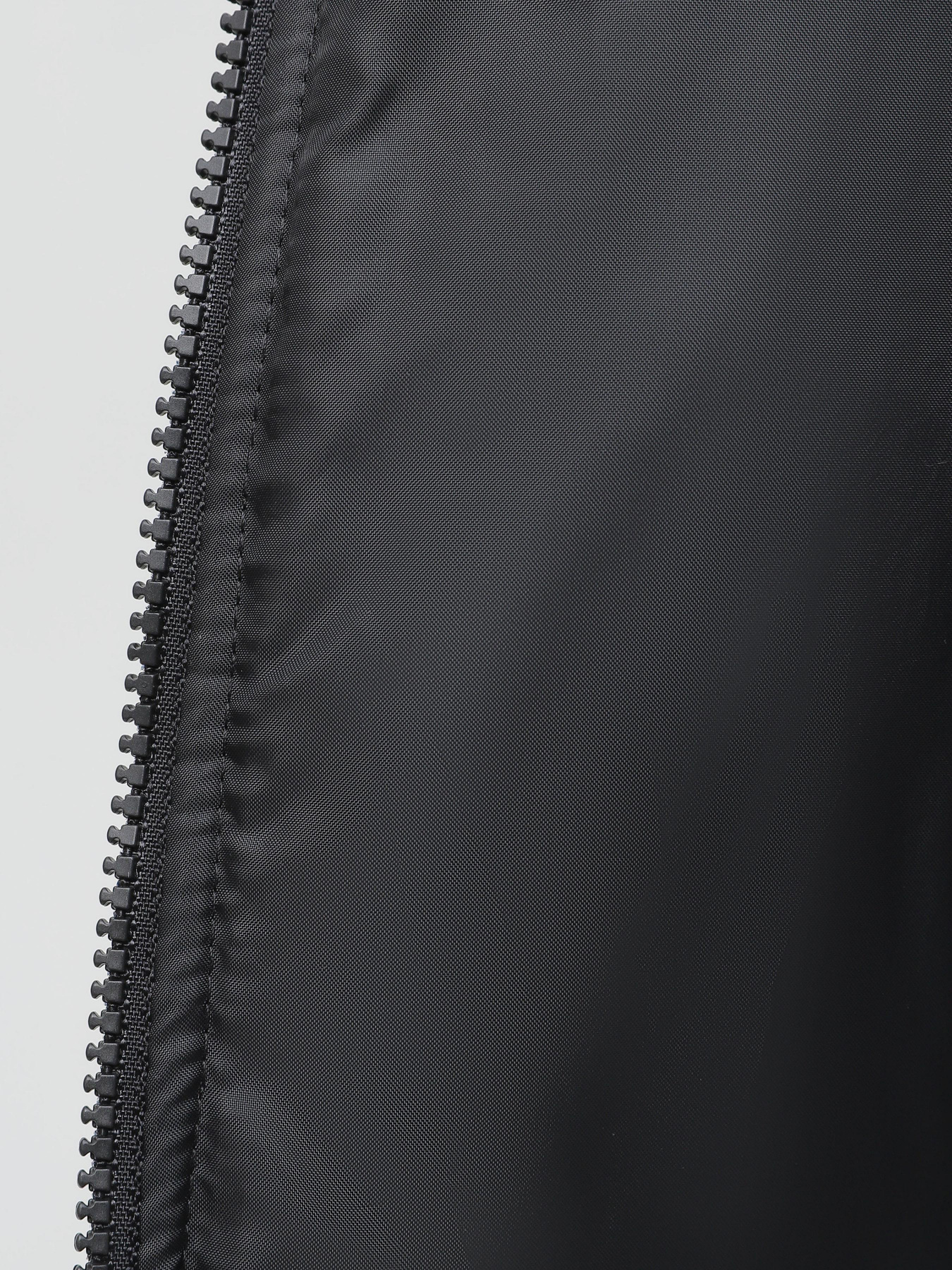 Куртки та дублянки NIKE Sportswear Classic Puffer модель FB7675-010 Фото
