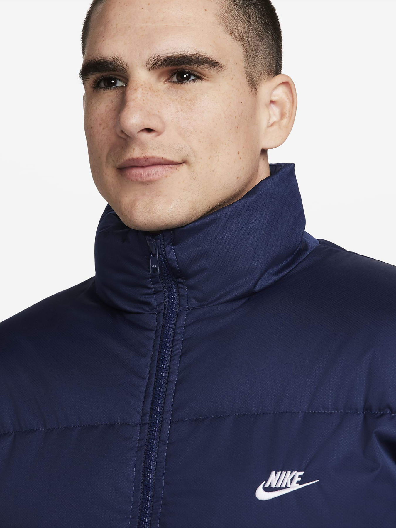 Куртки та дублянки NIKE Sportswear Club Puffer модель FB7368-410 Фото