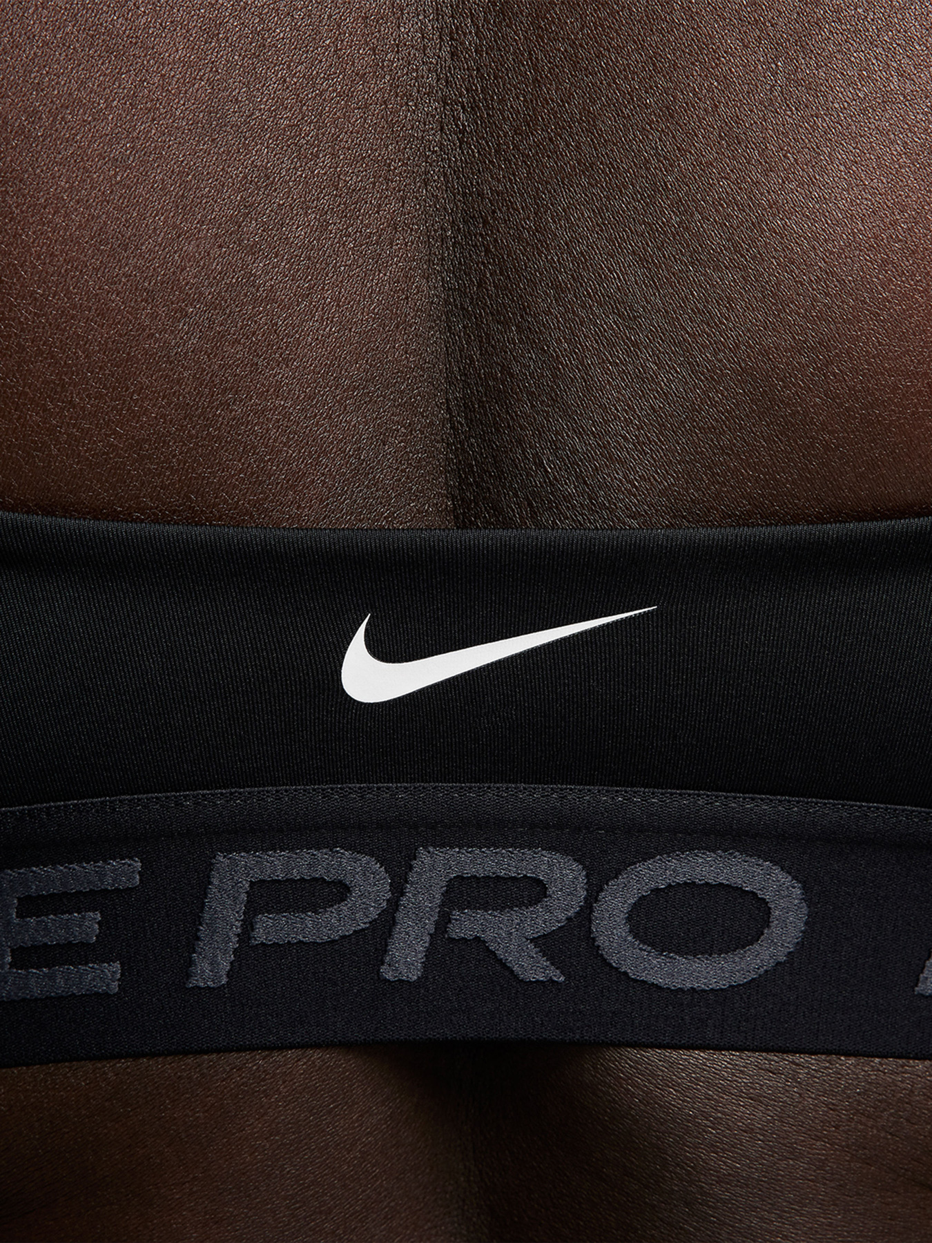 Футболки и поло NIKE PRO INDY PLUNGE модель FQ2653-010 Футболки и поло NIKE PRO INDY PLUNGE модель FQ2653-010 Фото