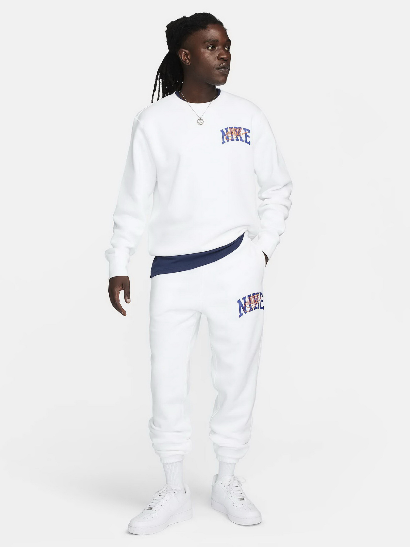 Брюки NIKE CLUB BB CF ARCH GX модель FV4453-100 Брюки NIKE CLUB BB CF ARCH GX модель FV4453-100 Фото