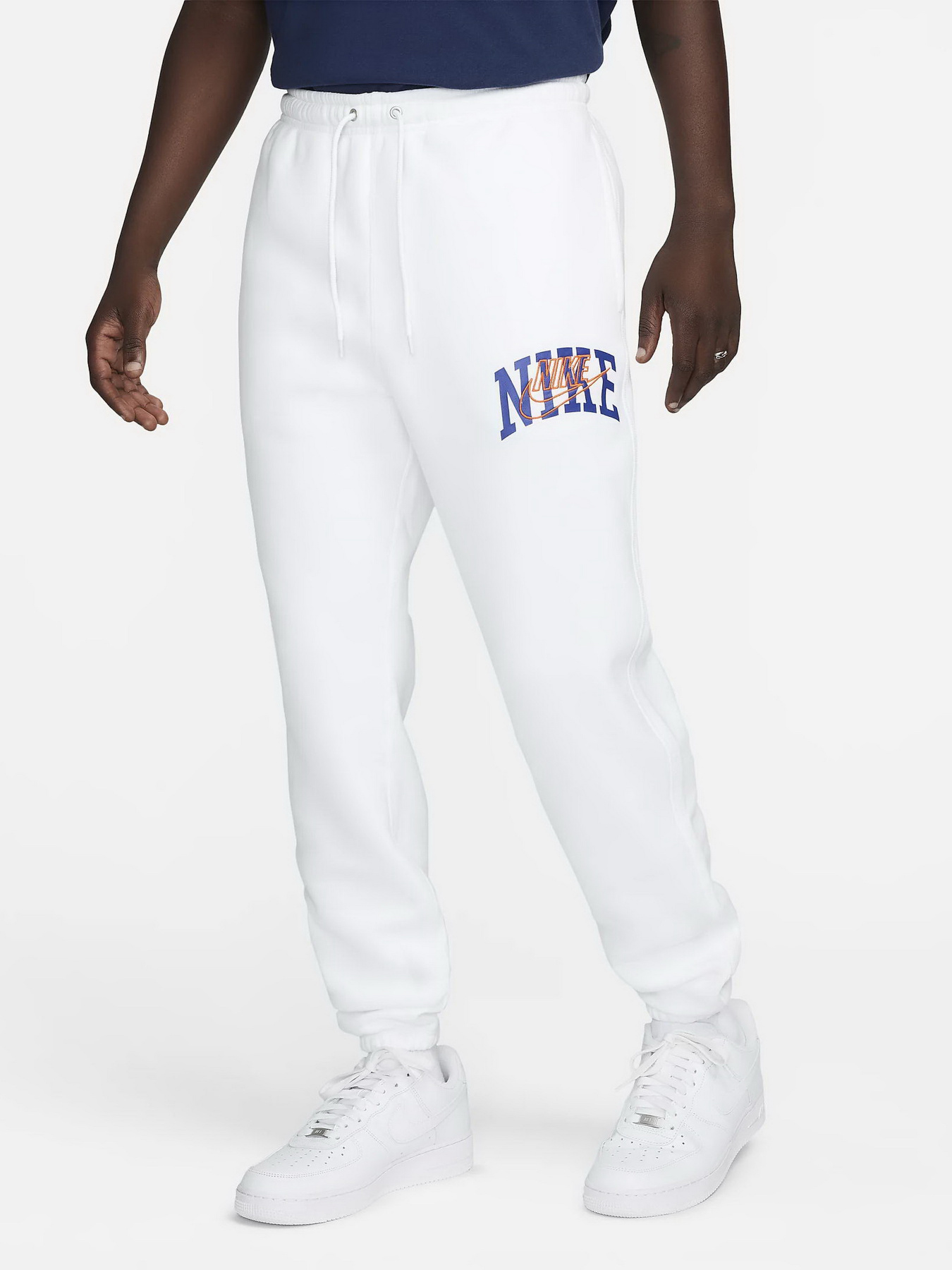 Брюки NIKE CLUB BB CF ARCH GX модель FV4453-100 Брюки NIKE CLUB BB CF ARCH GX модель FV4453-100 Фото