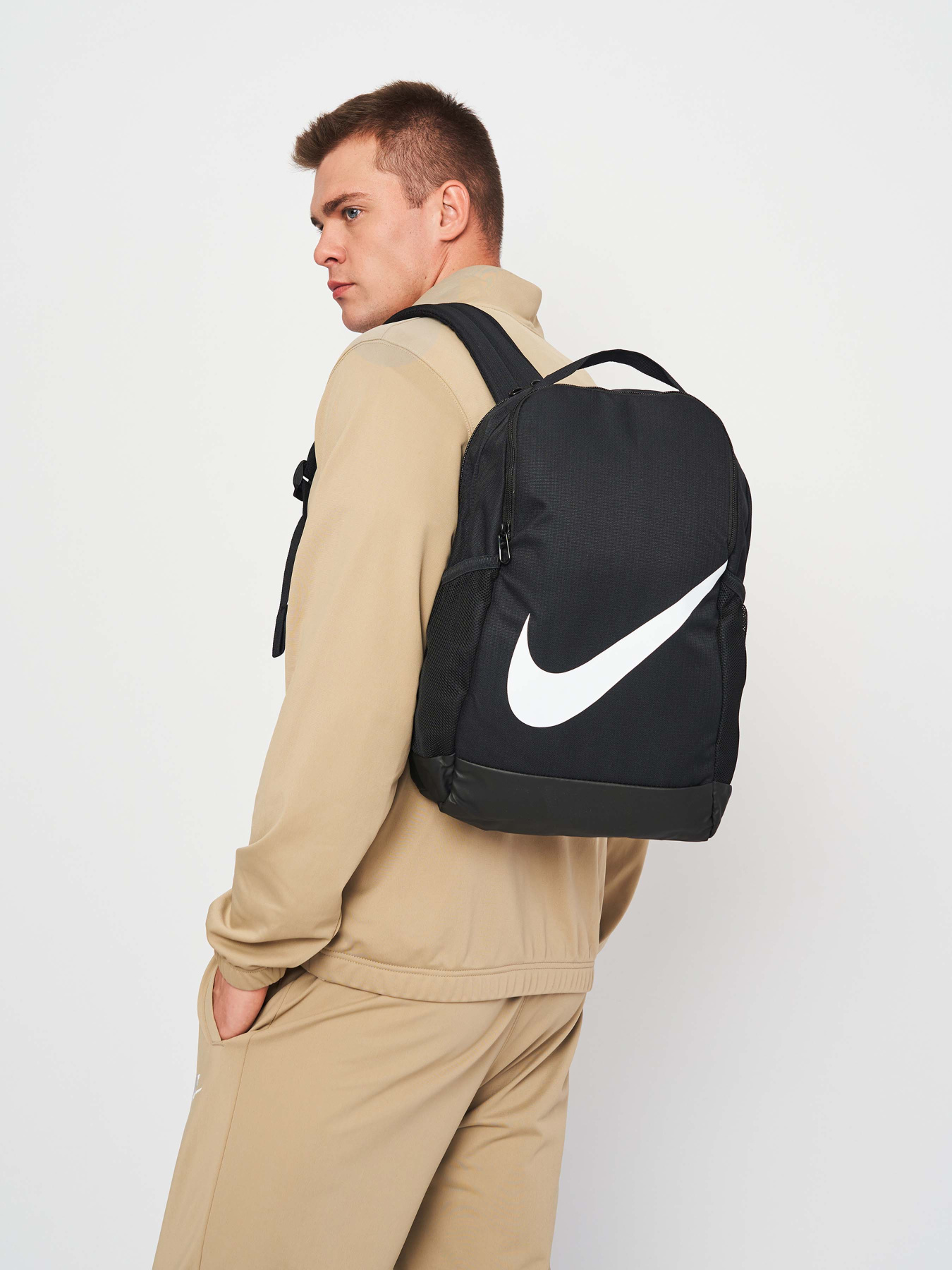 Рюкзаки NIKE BRSLA 18L модель DV9436-010 Рюкзаки NIKE BRSLA 18L модель DV9436-010 Фото