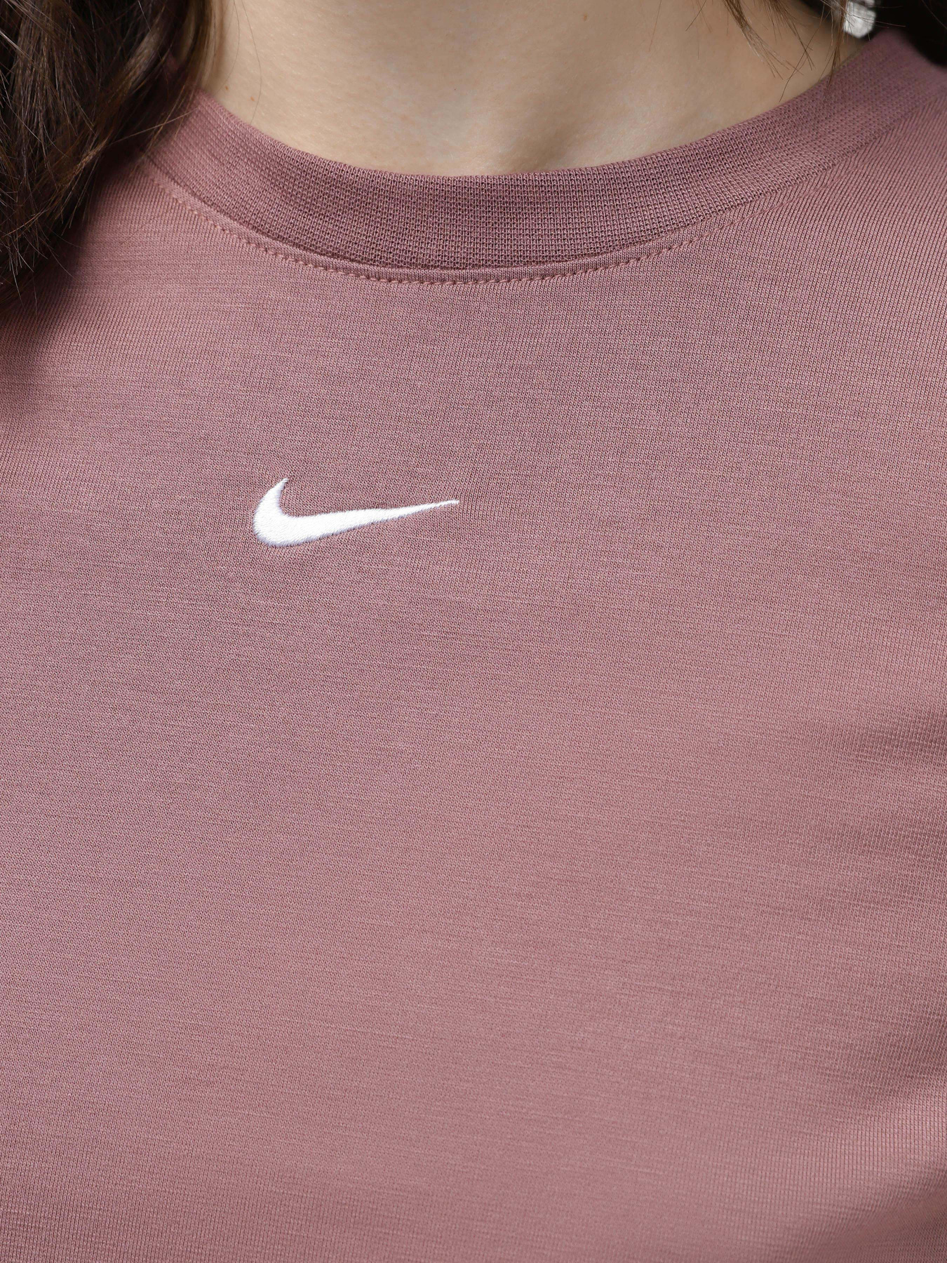 Футболки і поло NIKE ESSNTL SLM CRP модель FB2873-208 Фото