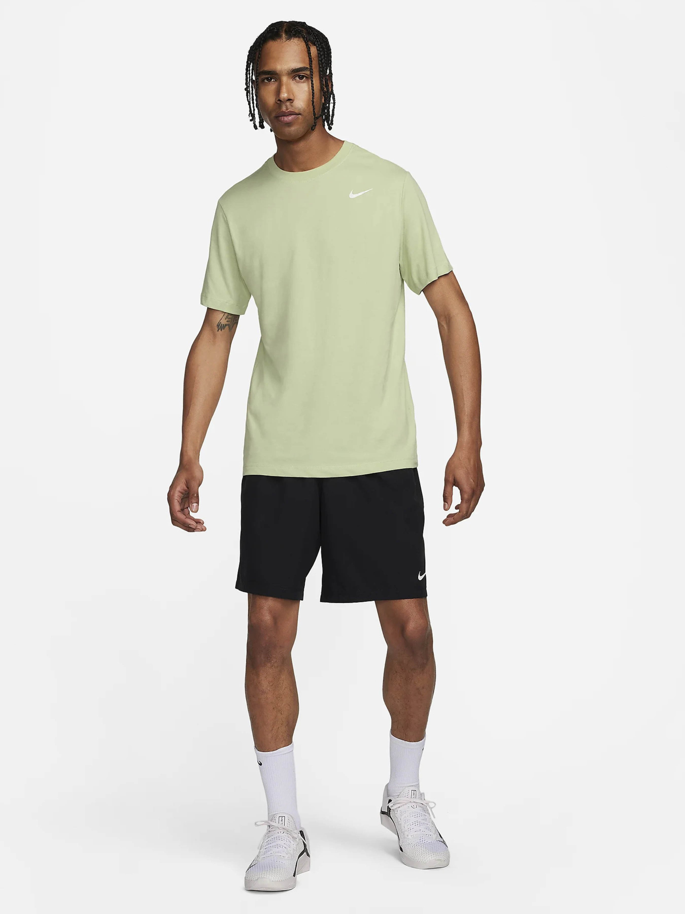 Футболки и поло NIKE DF DFC CREW SOLID модель AR6029-371 Футболки и поло NIKE DF DFC CREW SOLID модель AR6029-371 Фото