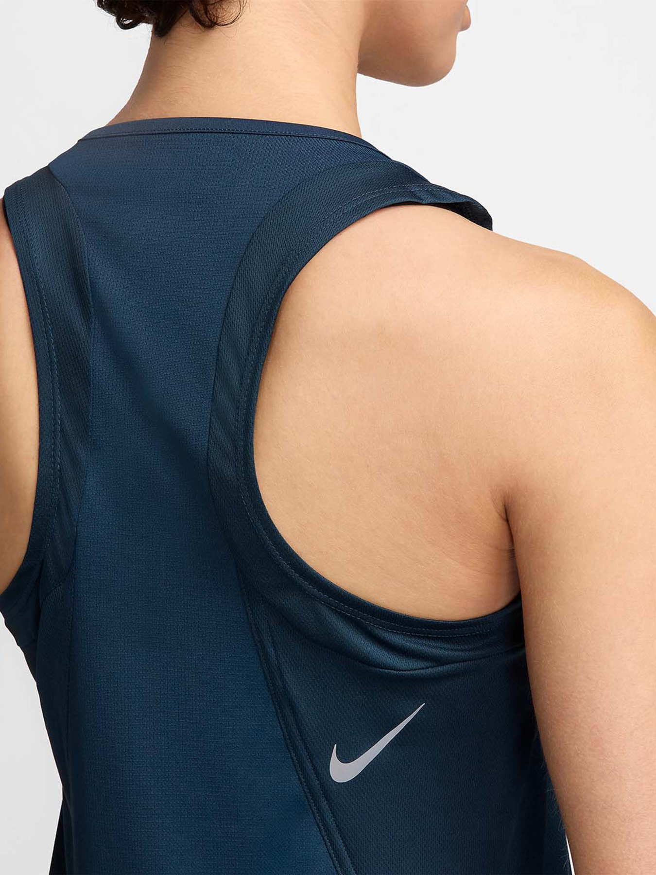 Футболки и поло NIKE DRI-FIT RACE модель DD5940-478 Фото