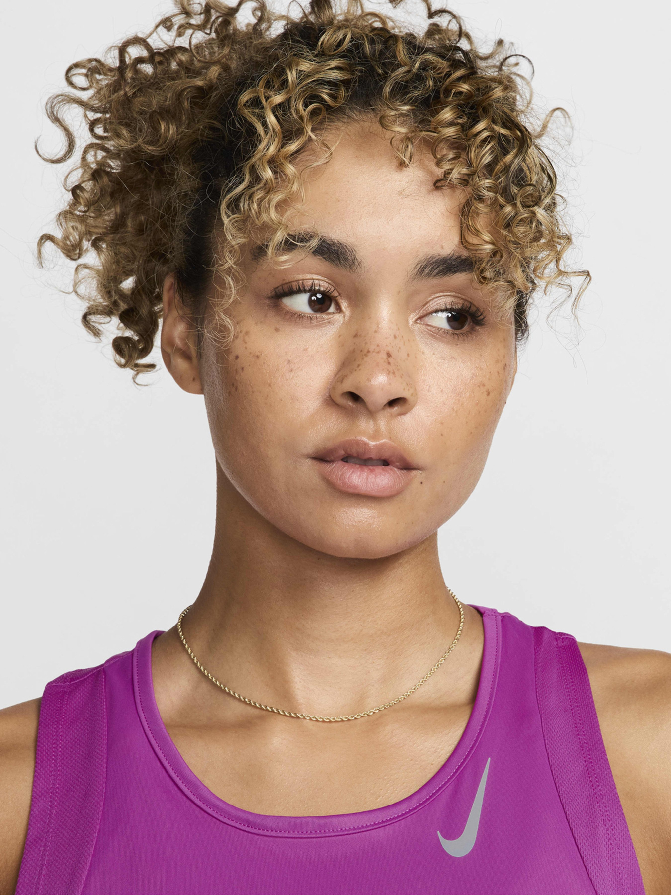 Футболки и поло NIKE DRI-FIT RACE модель DD5940-518 Футболки и поло NIKE DRI-FIT RACE модель DD5940-518 Фото