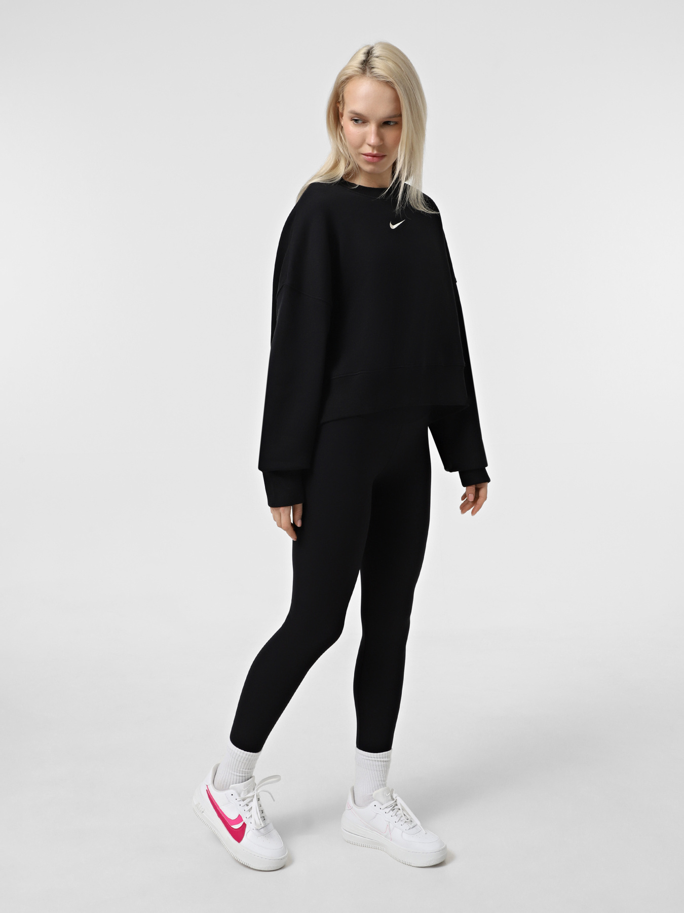 Худі та світшоти NIKE SPORTSWEAR PHOENIX FLEECE модель DQ5761-010 Худі та світшоти NIKE SPORTSWEAR PHOENIX FLEECE модель DQ5761-010 Фото