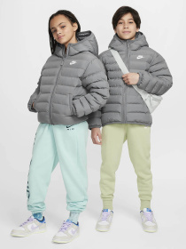 Куртки та дублянки NIKE SPORTSWEAR LIGHTWEIGHT SYNTHET модель FD2845-084 Фото