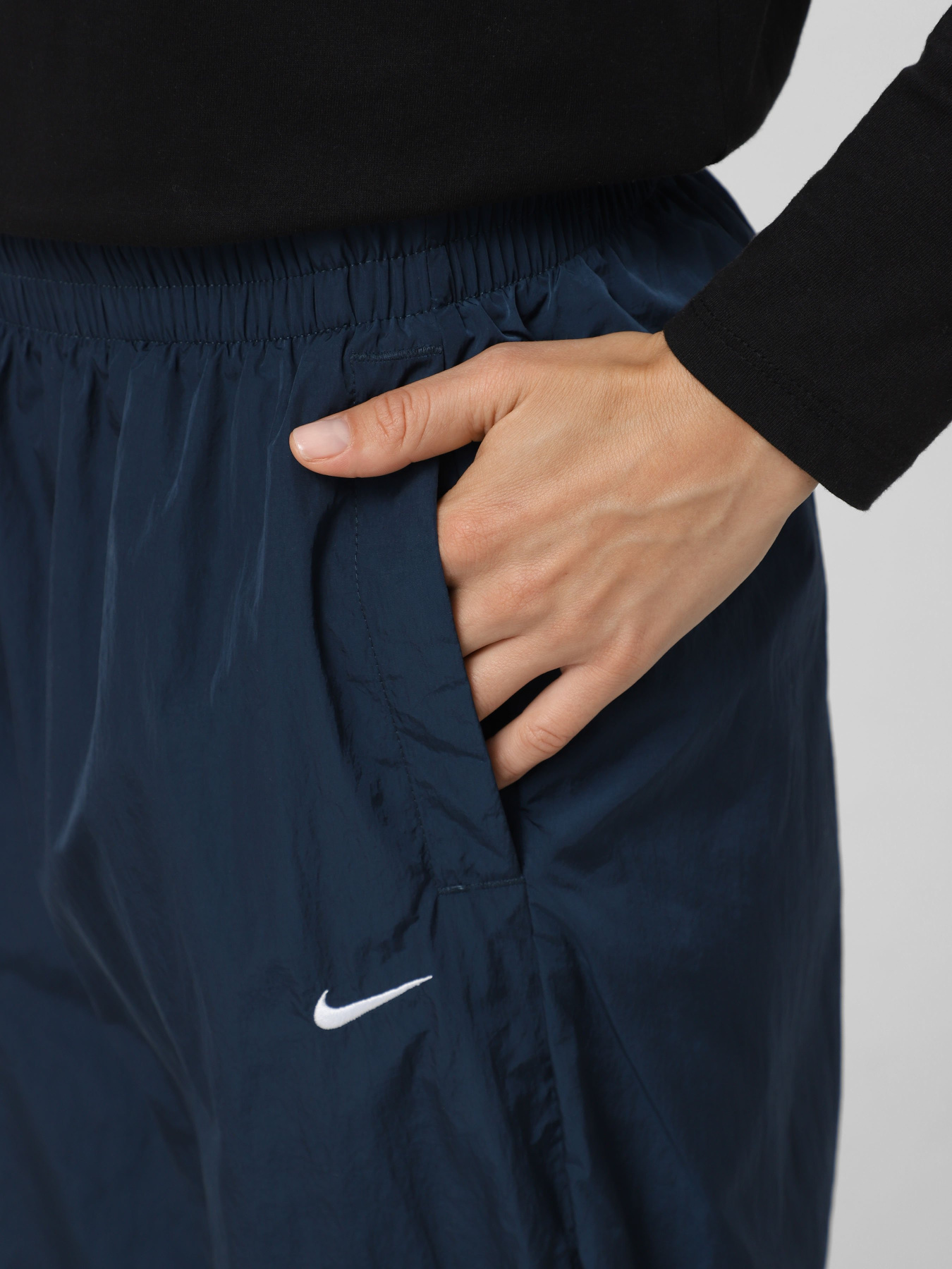 Брюки NIKE SPORTSWEAR ESSENTIAL модель FV7668-478 Фото