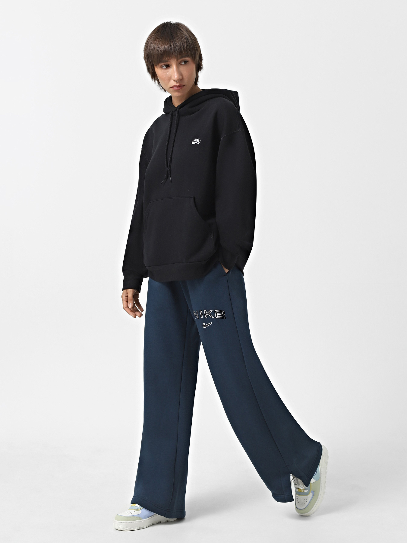 Брюки NIKE SPORTSWEAR PHOENIX FLEECE модель FV7684-478 Фото