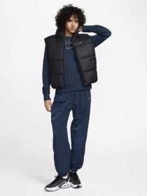 Куртки та дублянки NIKE SPORTSWEAR CLASSIC PUFFER THER модель FZ5922-010 Фото