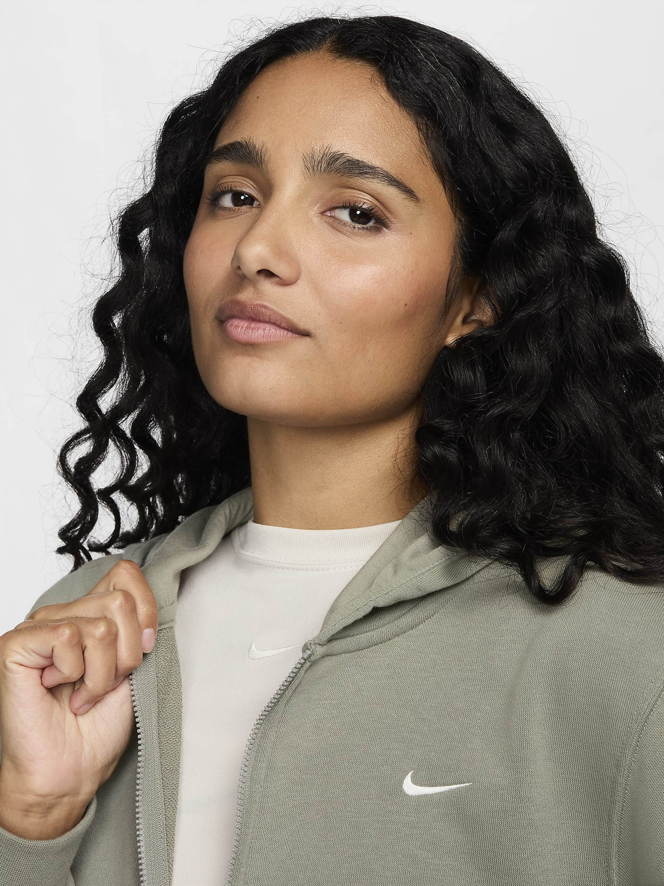 Худі та світшоти NIKE SPORTSWEAR CHILL TERRY модель FN2415-320 Худі та світшоти NIKE SPORTSWEAR CHILL TERRY модель FN2415-320 Фото