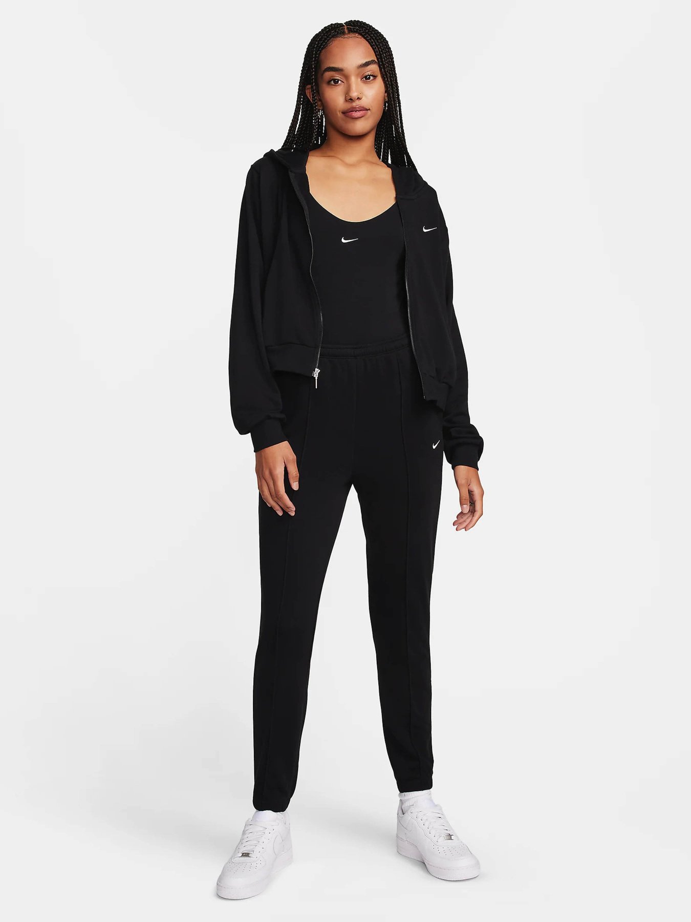 Брюки NIKE SPORTSWEAR CHILL TERRY модель FN2434-010 Фото