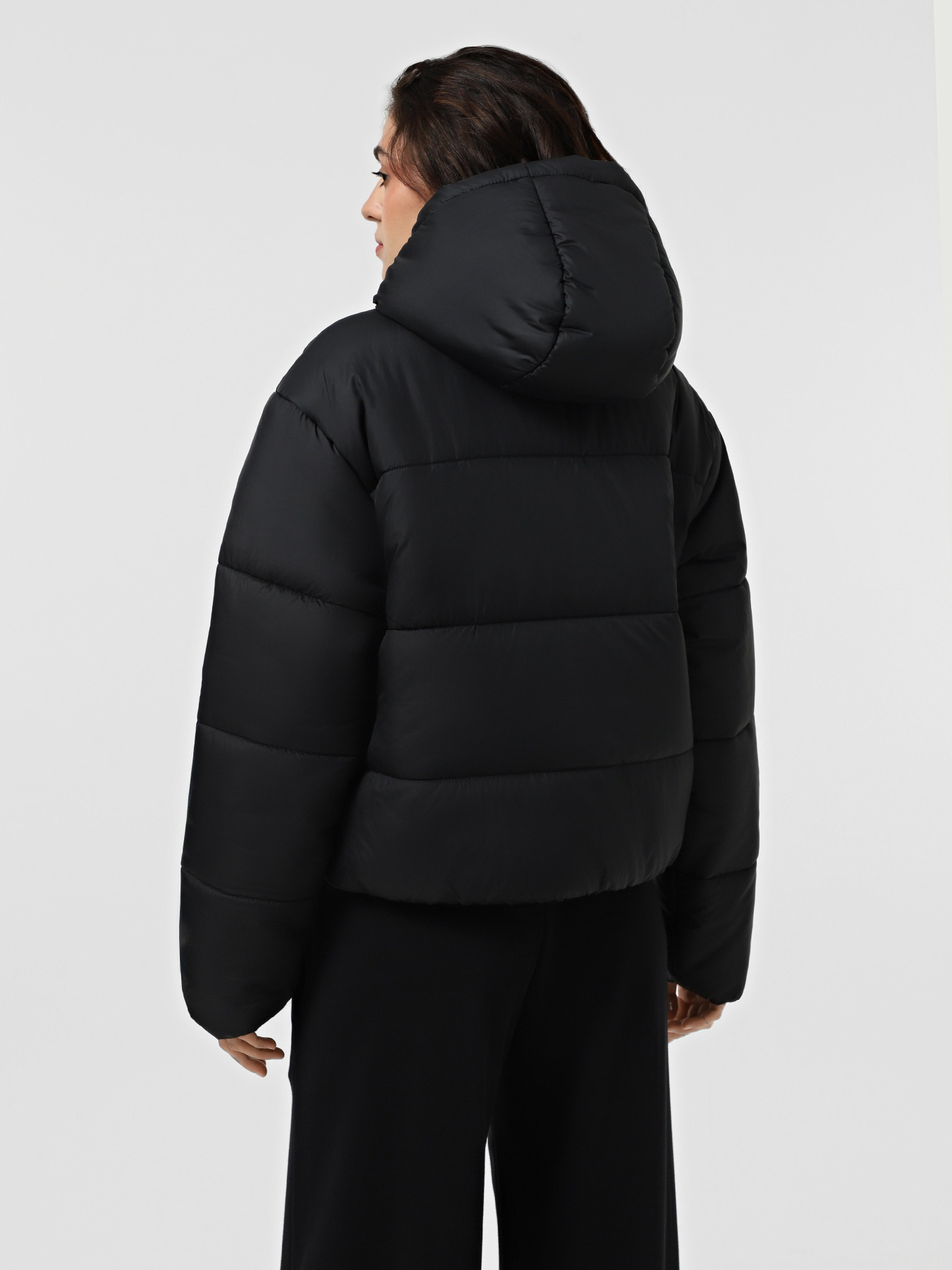 Куртки и дубленки NIKE SPORTSWEAR CLASSIC PUFFER THER модель FZ5899-010 Куртки и дубленки NIKE SPORTSWEAR CLASSIC PUFFER THER модель FZ5899-010 Фото