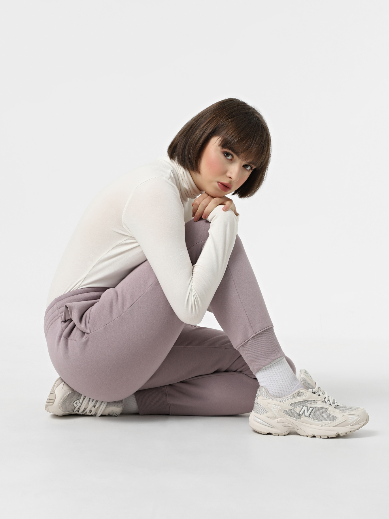 Брюки NIKE SPORTSWEAR PHOENIX FLEECE модель HM9757-226 Брюки NIKE SPORTSWEAR PHOENIX FLEECE модель HM9757-226 Фото