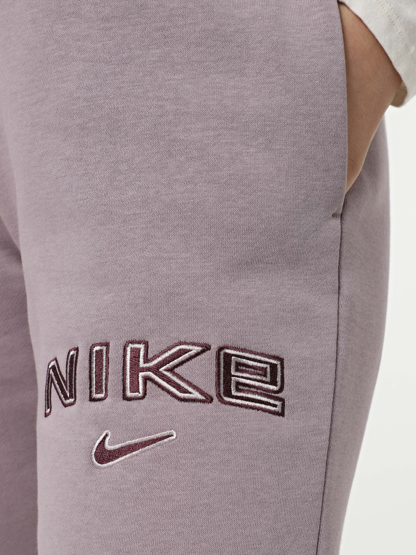 Брюки NIKE SPORTSWEAR PHOENIX FLEECE модель HM9757-226 Брюки NIKE SPORTSWEAR PHOENIX FLEECE модель HM9757-226 Фото