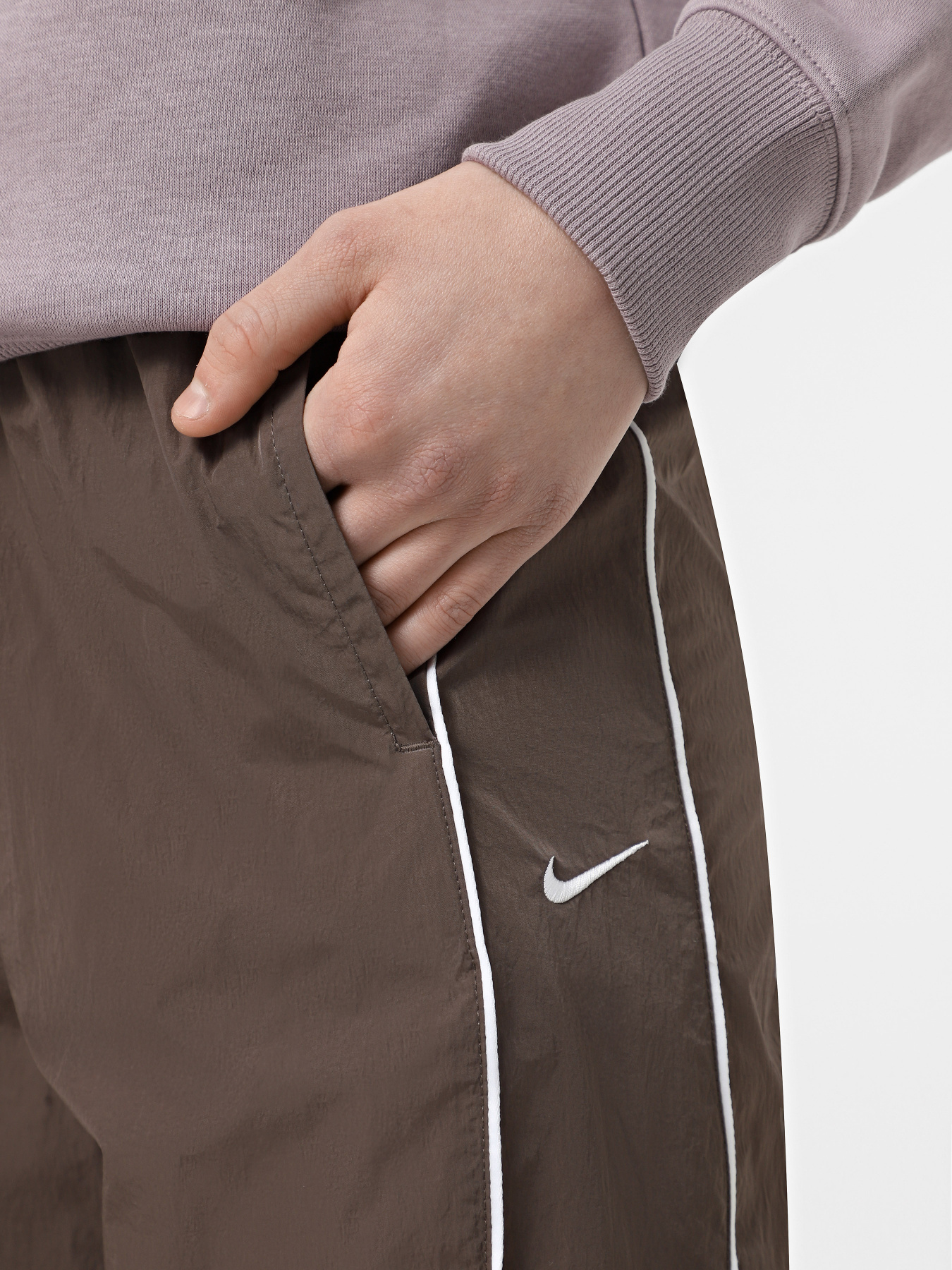 Брюки NIKE WINDRUNNER HIGH-WAISTEDVEN OPE модель FV7655-004 Фото