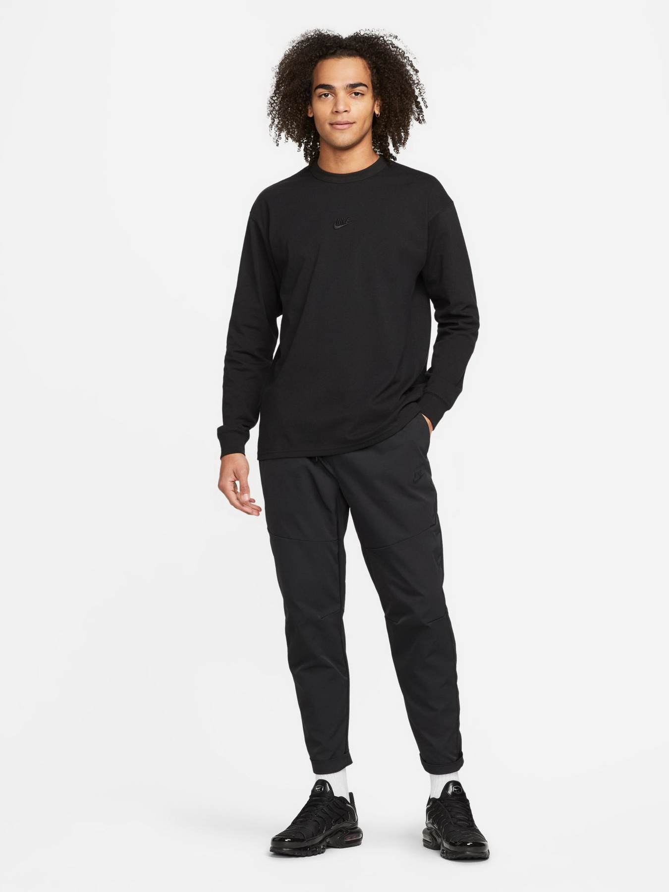 Худі та світшоти NIKE SPORTSWEAR PREMIUM ESSENTIALS модель DO7390-010 Фото