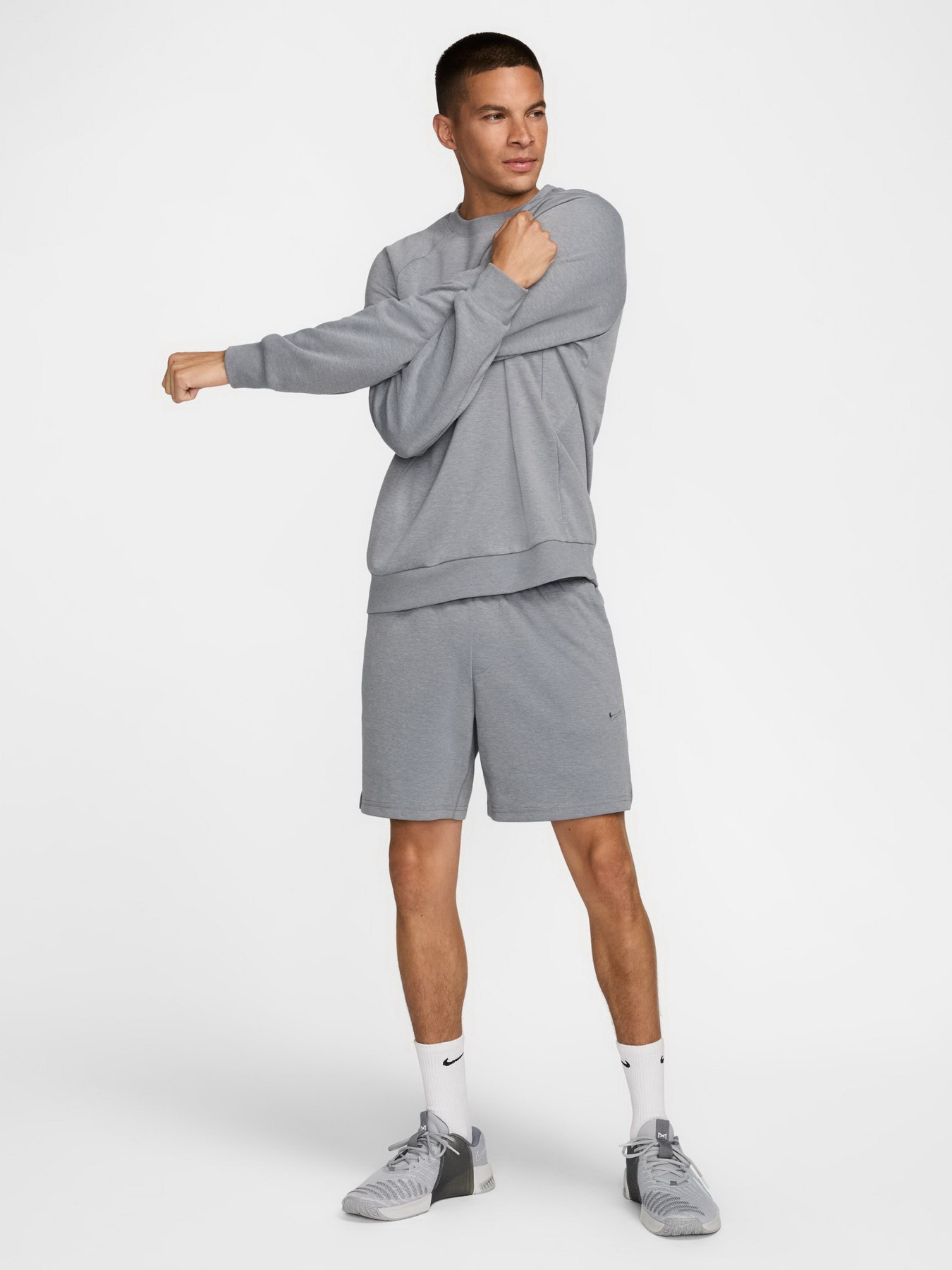 Шорти NIKE DRI-FIT PRIMARY 7IN модель FZ0961-065 Шорти NIKE DRI-FIT PRIMARY 7IN модель FZ0961-065 Фото