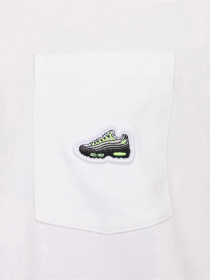 Футболки и поло NIKE SPORTSWEAR MAX 90 SNEAKER PATC модель HJ0574-100 Фото