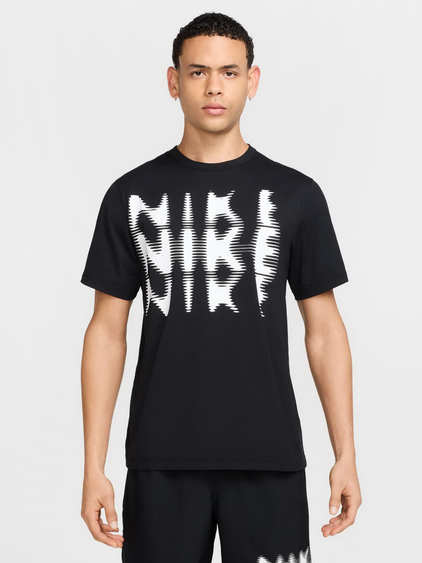 Футболки і поло NIKE HYVERSE DRI-FIT модель HJ3074-010 Фото