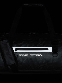 Сумки NIKE STORM-FIT ADV DUFFLE 38L модель FZ6367-010 Фото