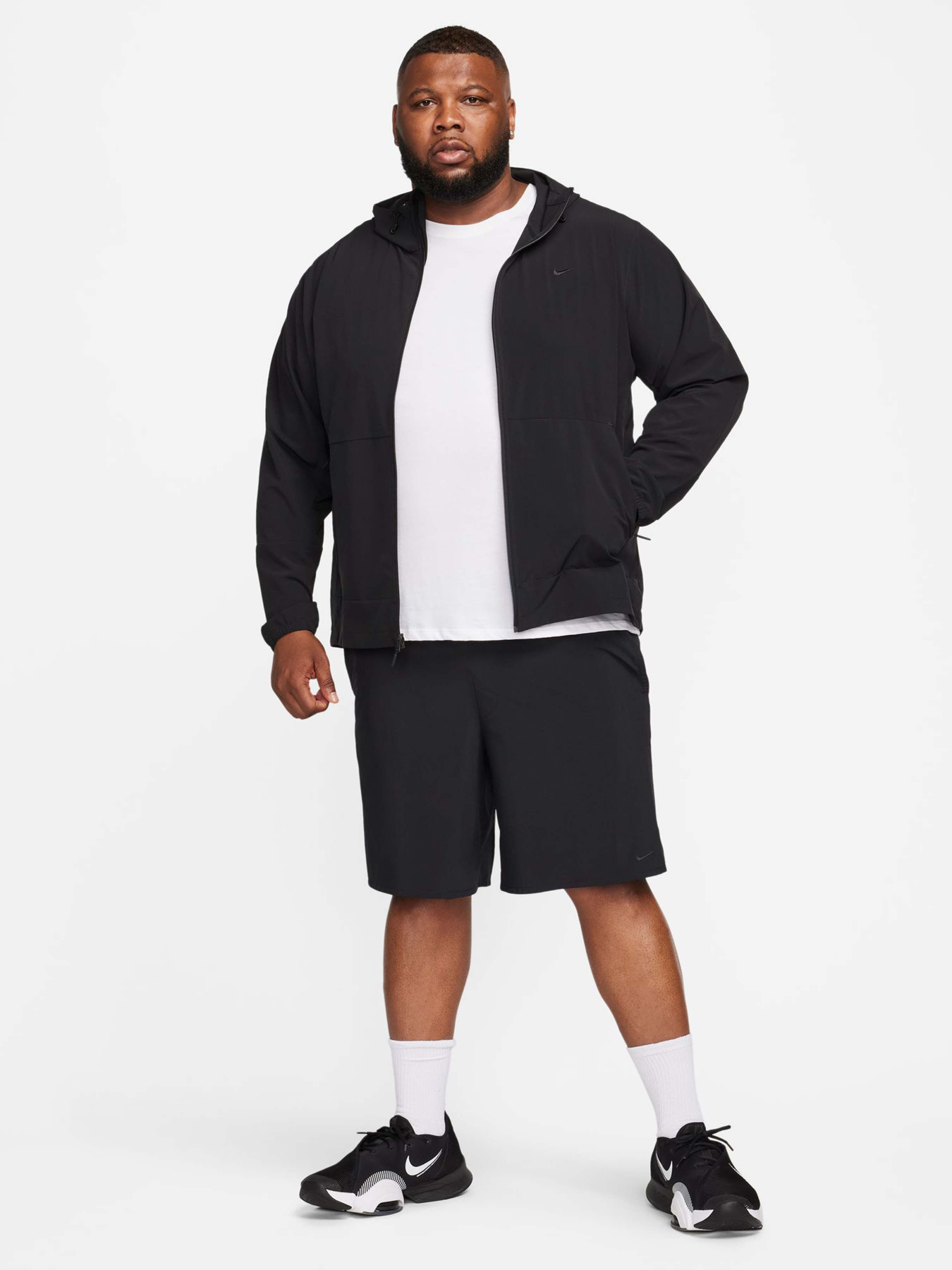Куртки и дубленки NIKE UNLIMITED WATER-REPELLENT HOOD модель FB7551-010 Фото