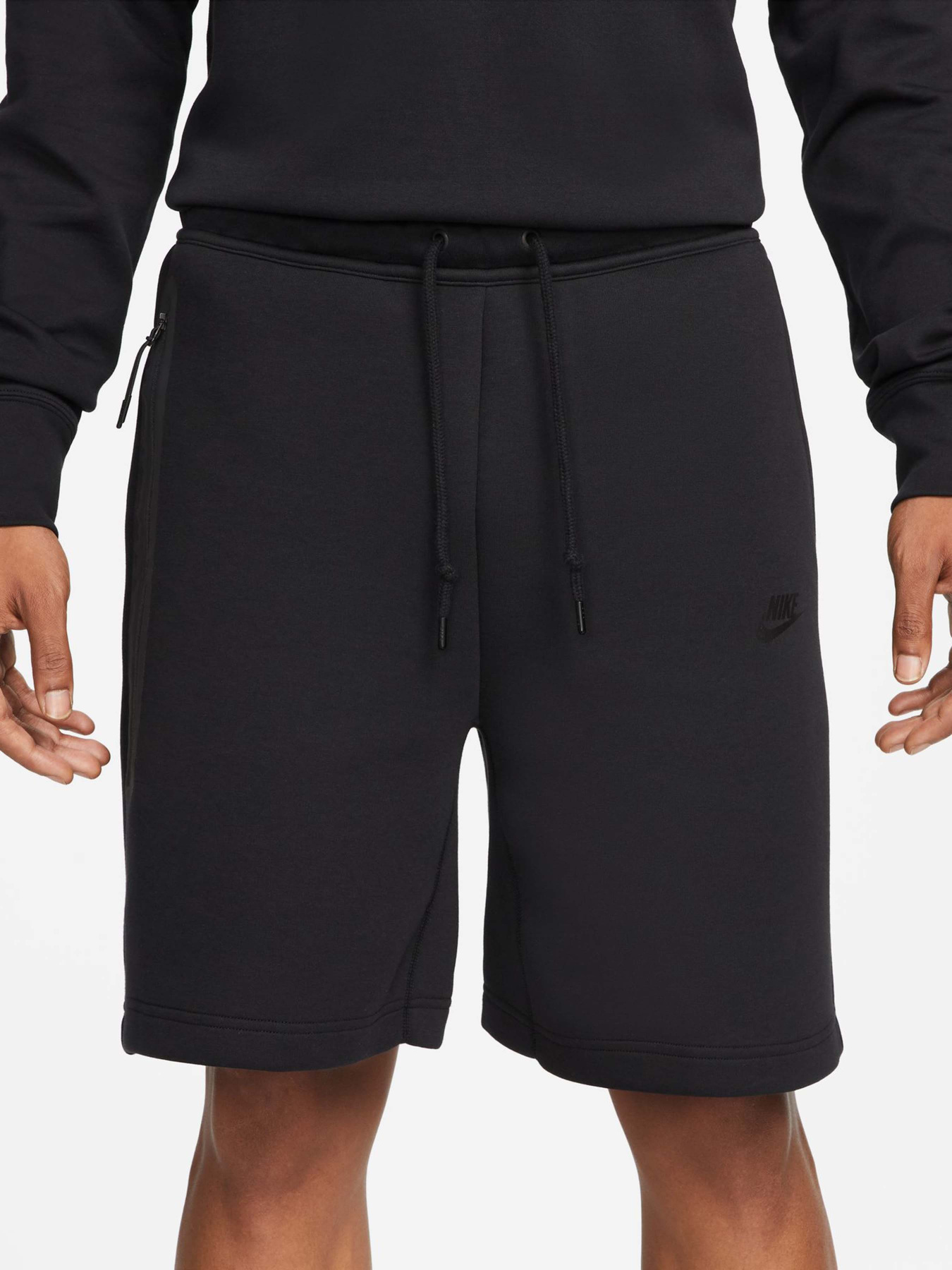 Шорты NIKE TECH FLEECE модель FB8171-010 Фото