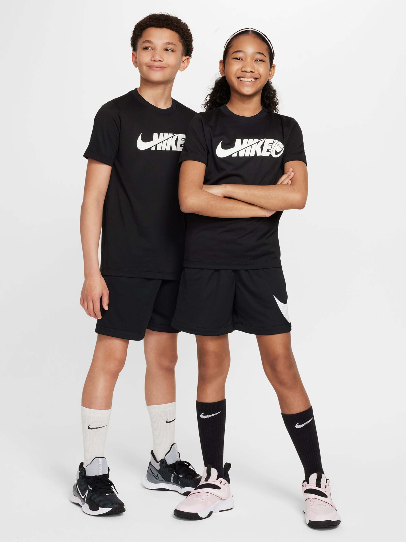 Шорты NIKE DRI-FIT SWOOSH модель FV0269-010 Фото