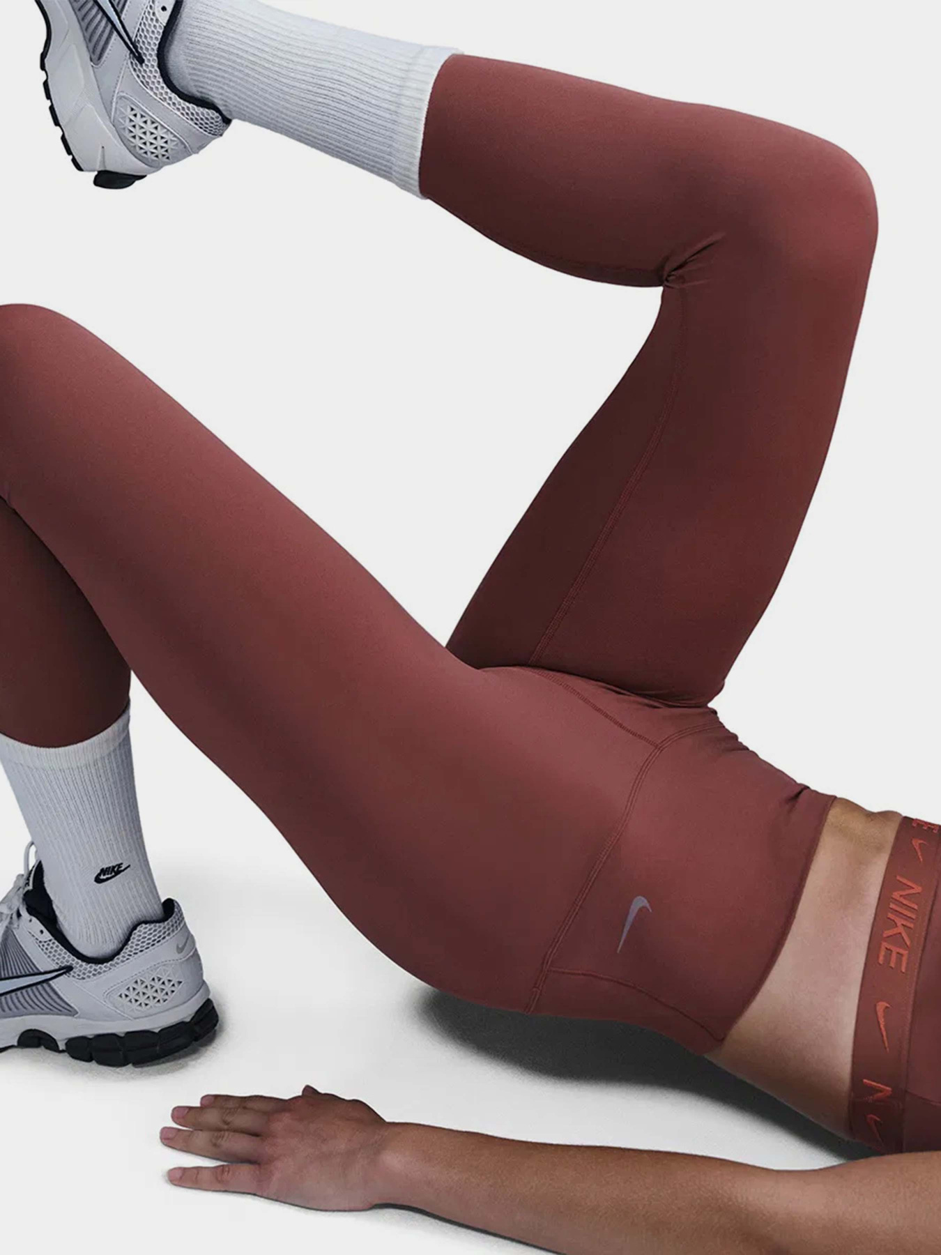 Брюки NIKE ZENVY модель DQ6015-218 Брюки NIKE ZENVY модель DQ6015-218 Фото