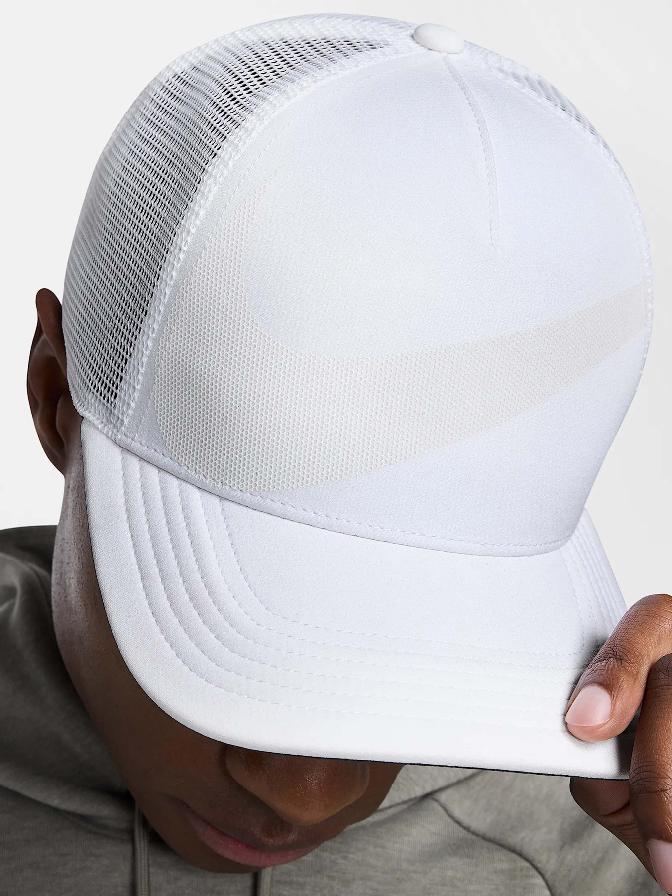 Шапки та кепки NIKE RISE DRI-FIT TRUCKER модель HJ7018-100 Фото
