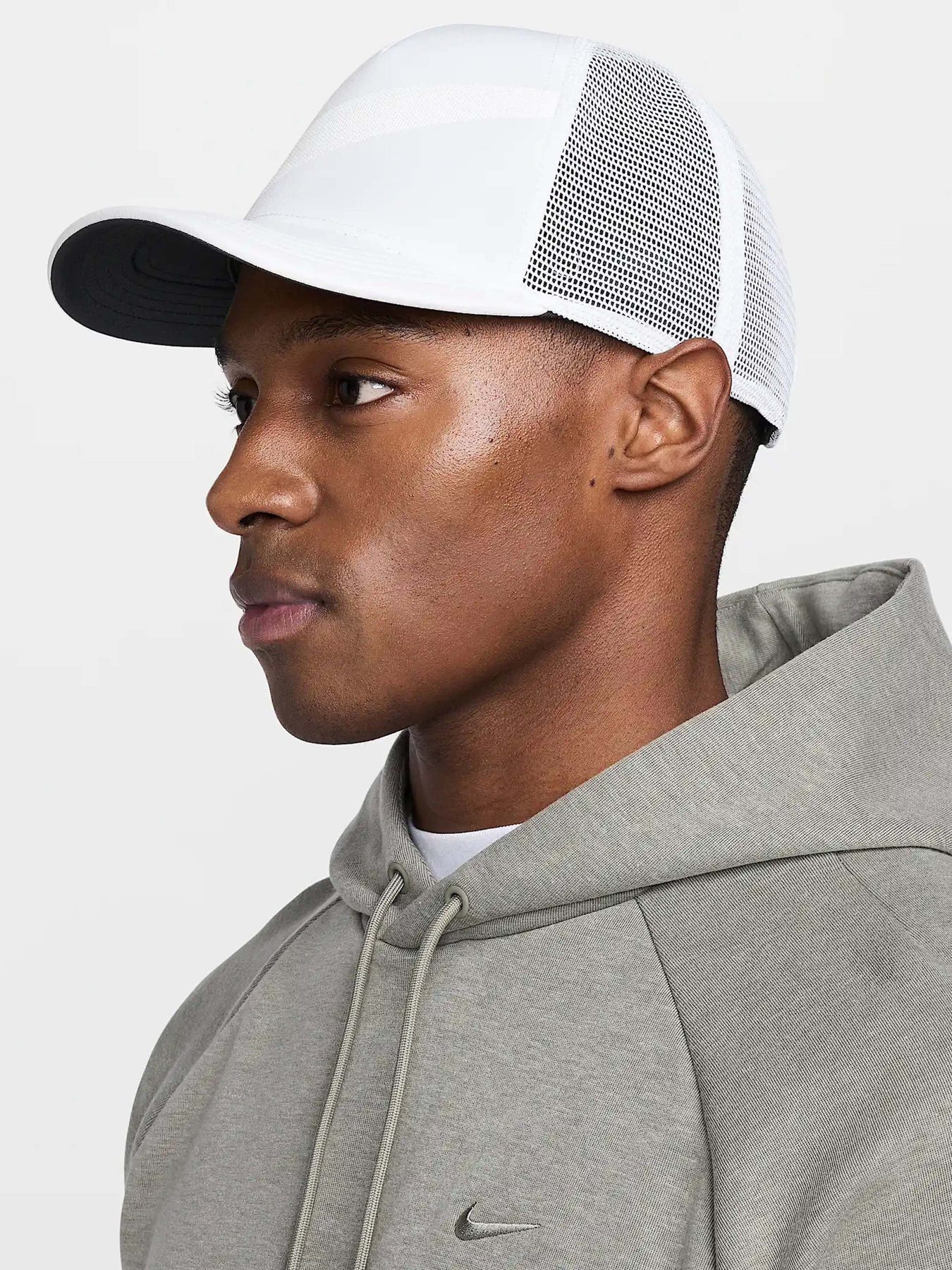 Шапки та кепки NIKE RISE DRI-FIT TRUCKER модель HJ7018-100 Фото