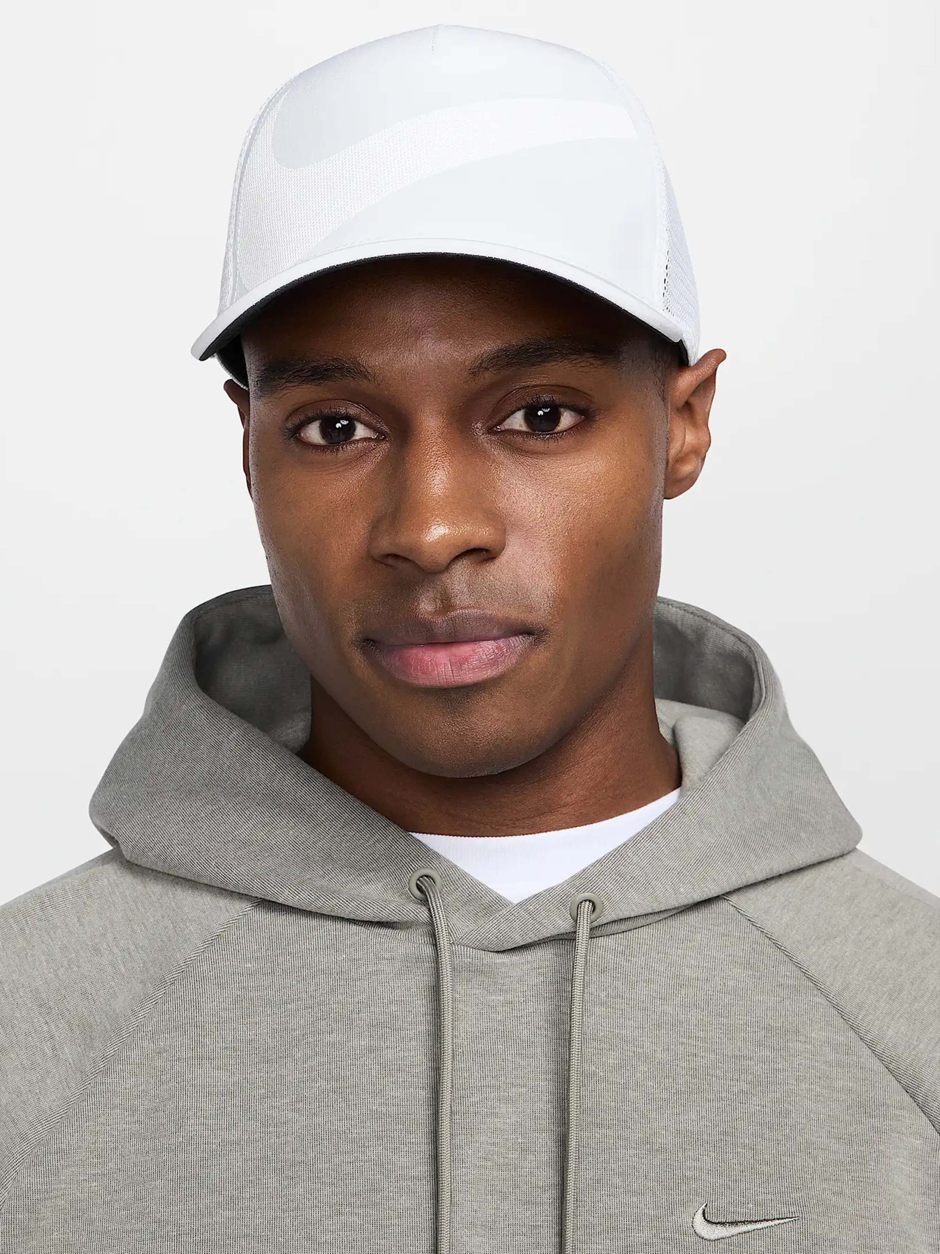 Шапки та кепки NIKE RISE DRI-FIT TRUCKER модель HJ7018-100 Фото
