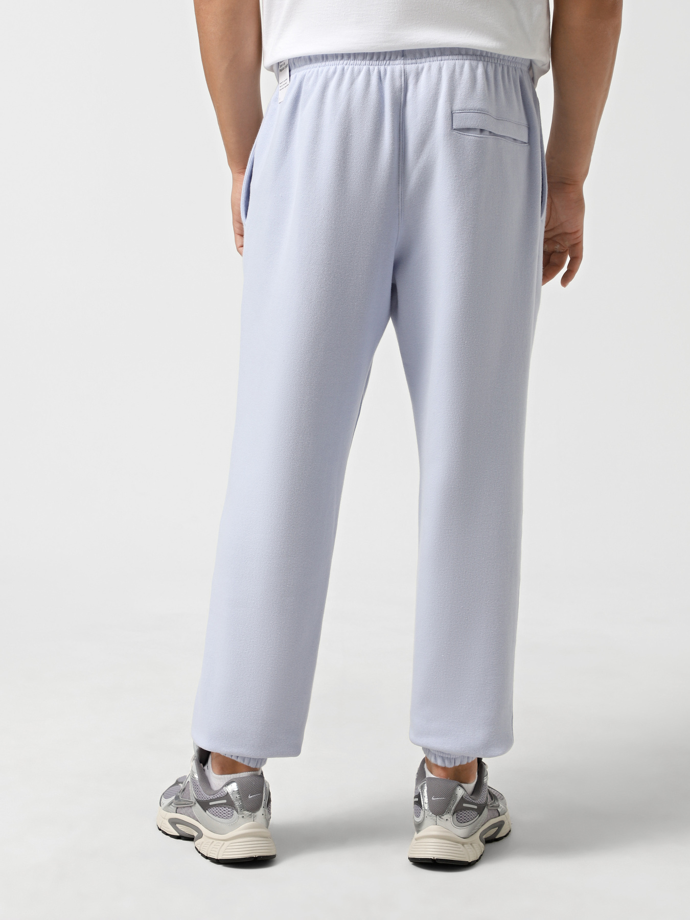 Брюки NIKE CLUB MEN'S CUFFED BRUSHED FLEE модель FN3808-057 Брюки NIKE CLUB MEN'S CUFFED BRUSHED FLEE модель FN3808-057 Фото