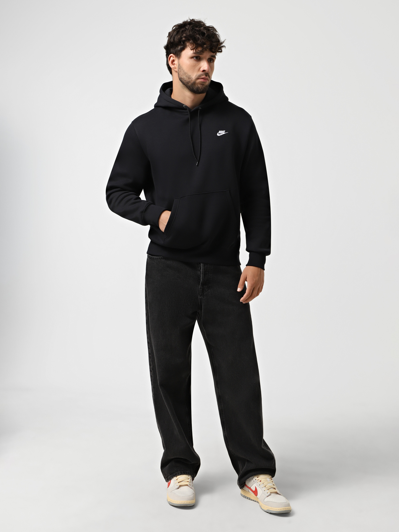Худи и свитшоты NIKE CLUB модель FN3859-010 Фото
