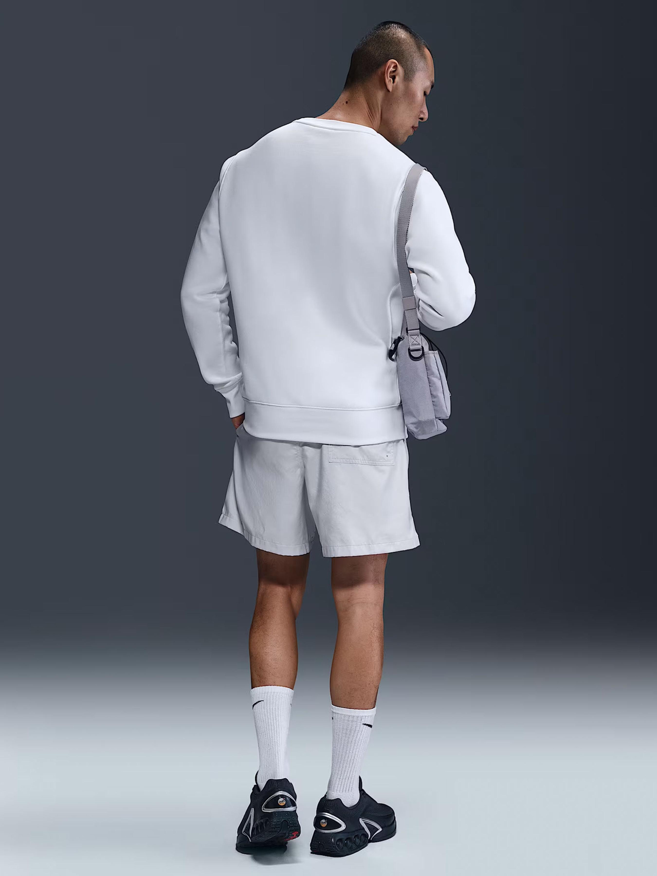 Худи и свитшоты NIKE CLUB модель FN3886-100 Фото