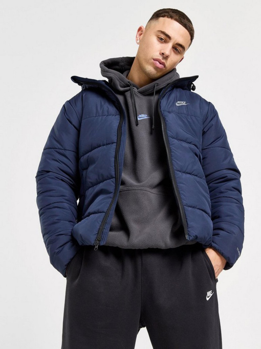 Куртки и дубленки NIKE NSW OW SYN FILL модель HF6825-451 Фото
