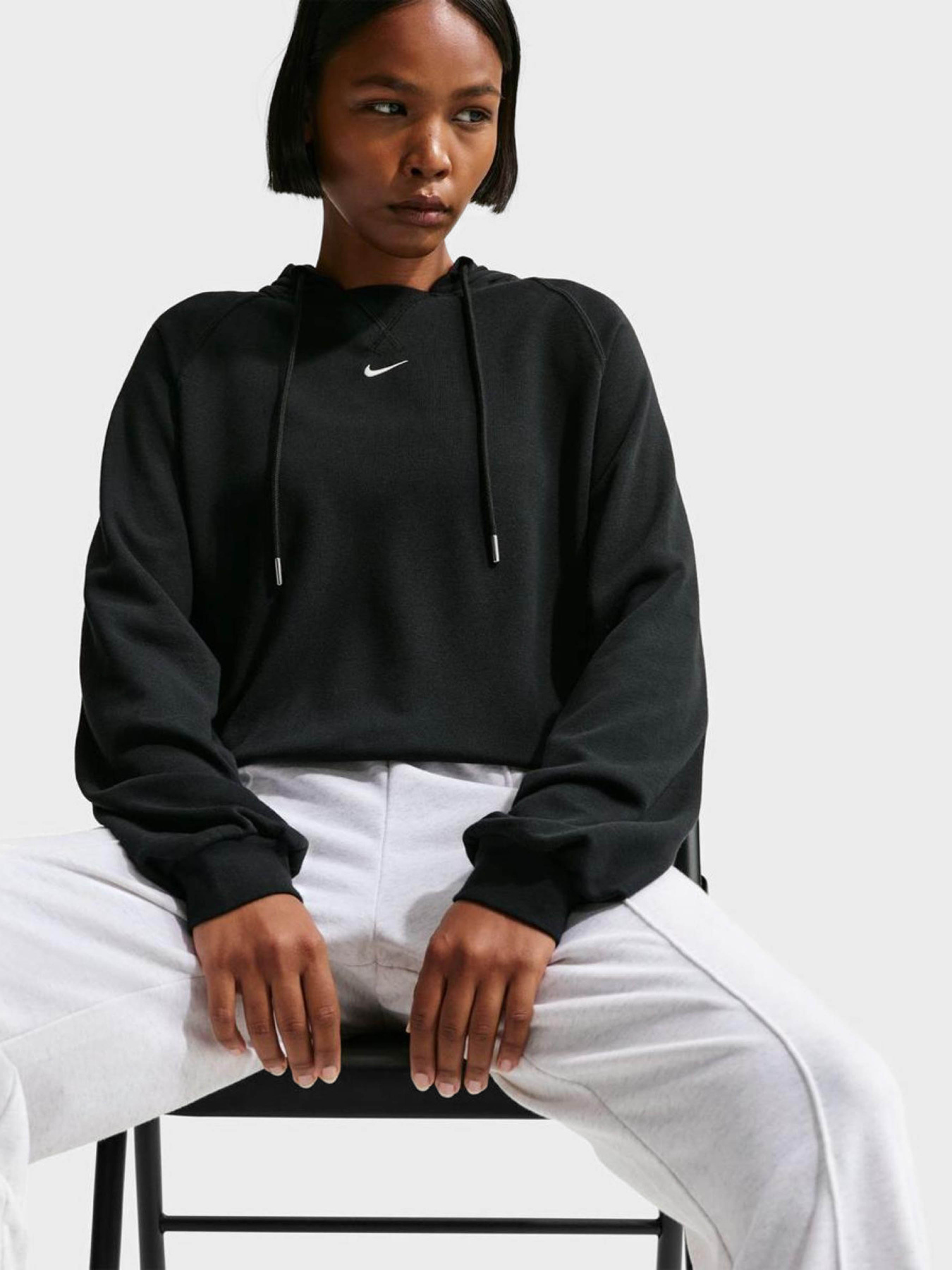 Худи и свитшоты NIKE NSW CHILL FT модель IF0230-010 Фото