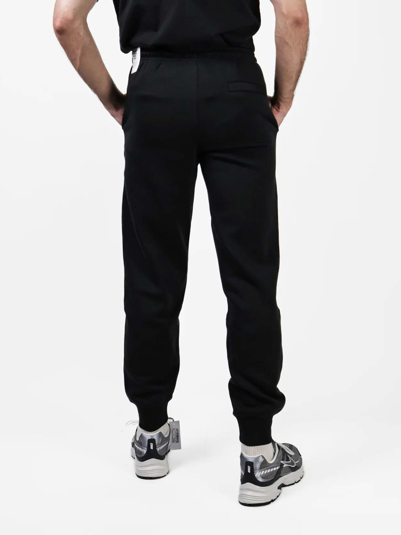 Брюки NIKE 0CLUB BB модель FN3787-010 Брюки NIKE 0CLUB BB модель FN3787-010 Фото