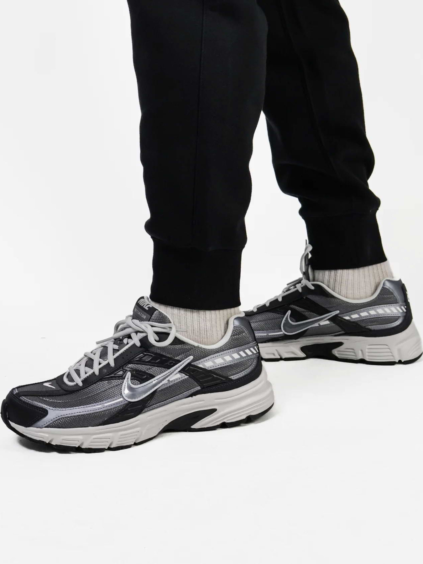 Брюки NIKE 0CLUB BB модель FN3787-010 Брюки NIKE 0CLUB BB модель FN3787-010 Фото