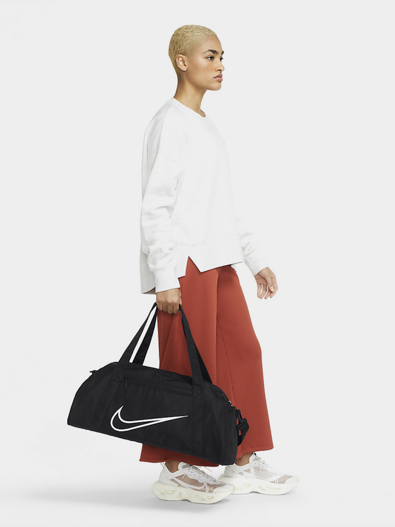 Дорожные сумки и чемоданы NIKE Gym Club модель DA1746-010 Фото