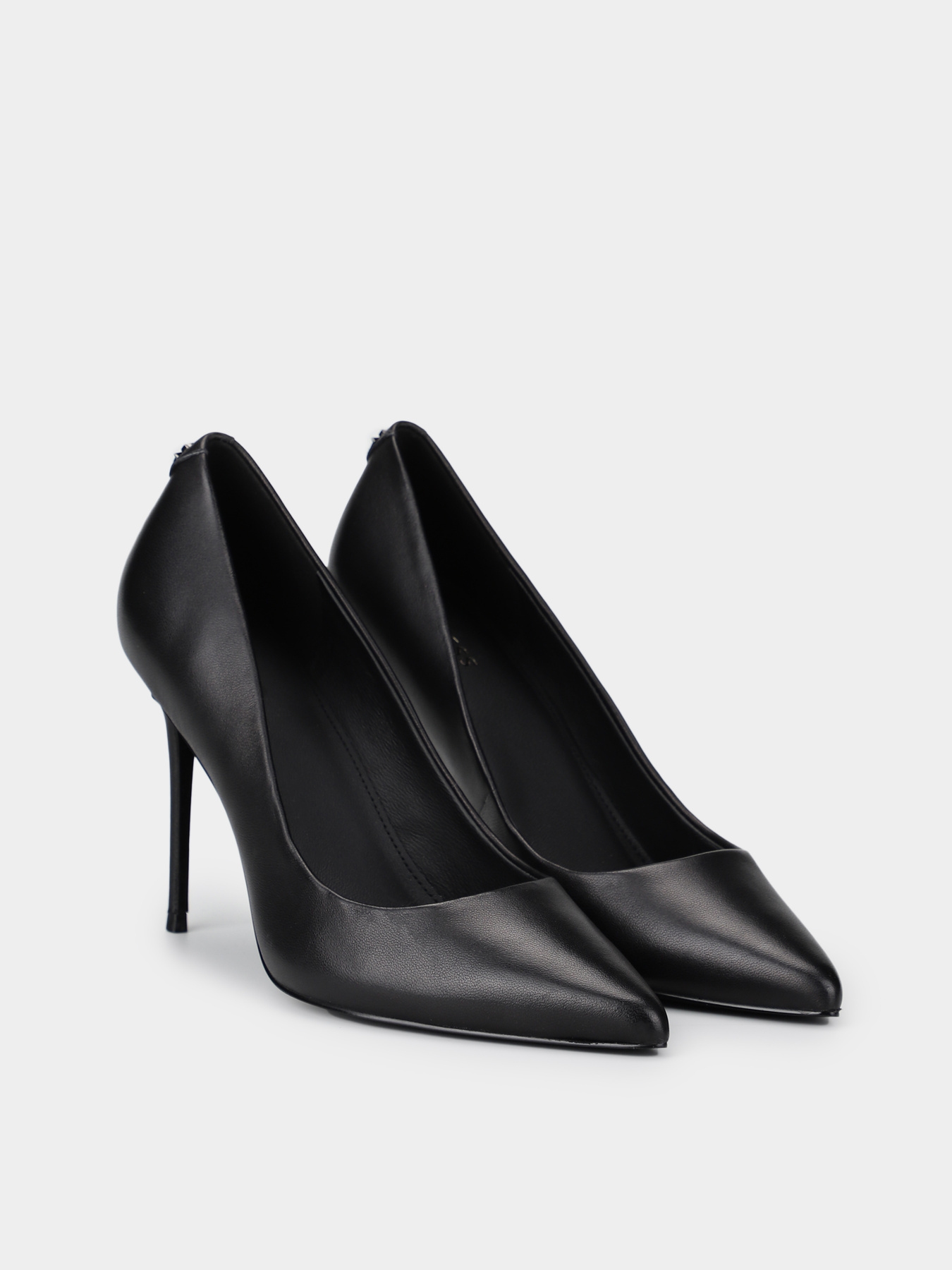 Туфли и лоферы GUESS Sabalia модель FL7SBA.LEA08;BLACK Туфли и лоферы GUESS Sabalia модель FL7SBA.LEA08;BLACK Фото
