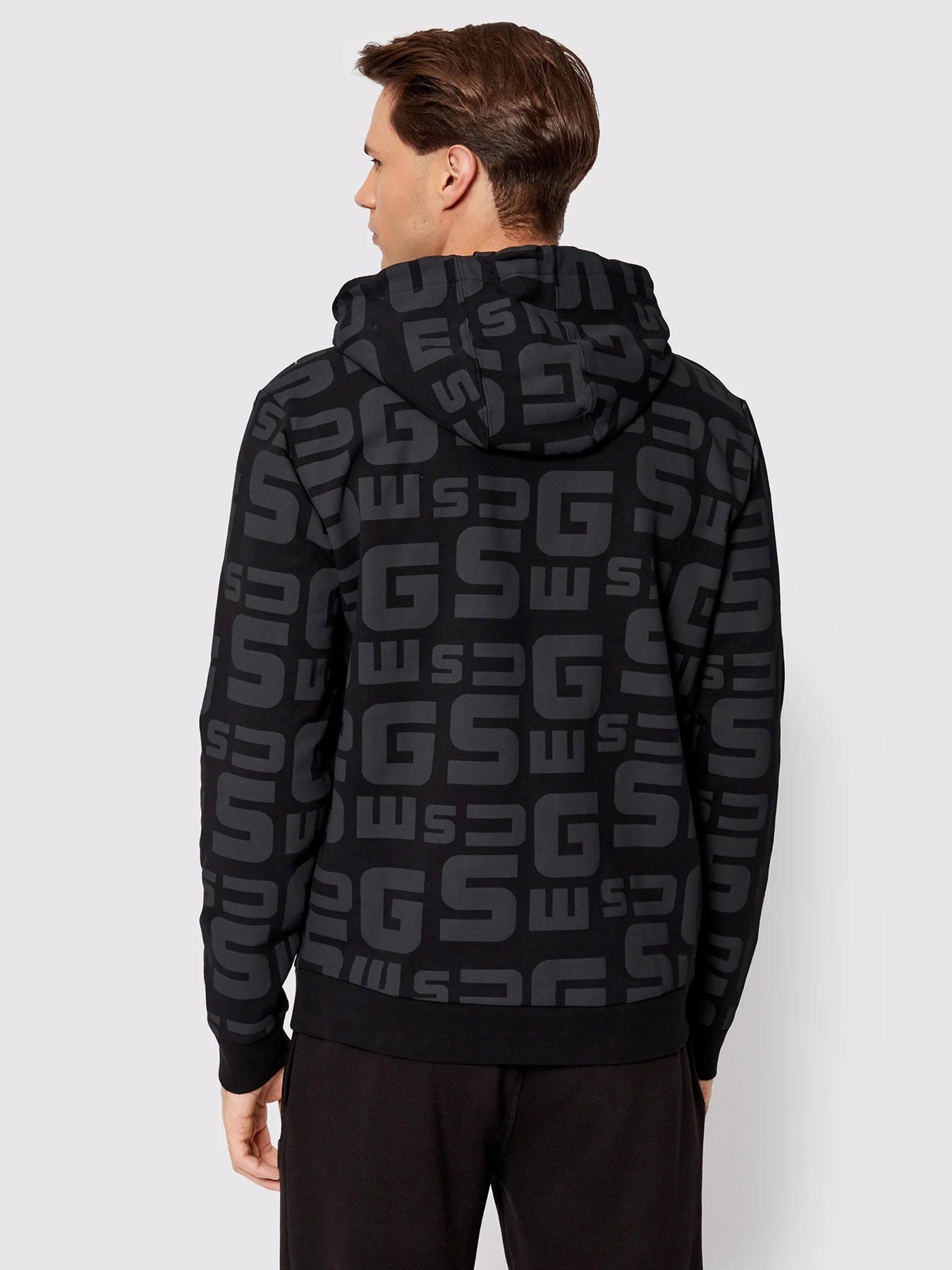 Худі та світшоти GUESS Galen Hooded Sweatshirt модель Z2YQ16.K7ON1;JBLK Худі та світшоти GUESS Galen Hooded Sweatshirt модель Z2YQ16.K7ON1;JBLK Фото
