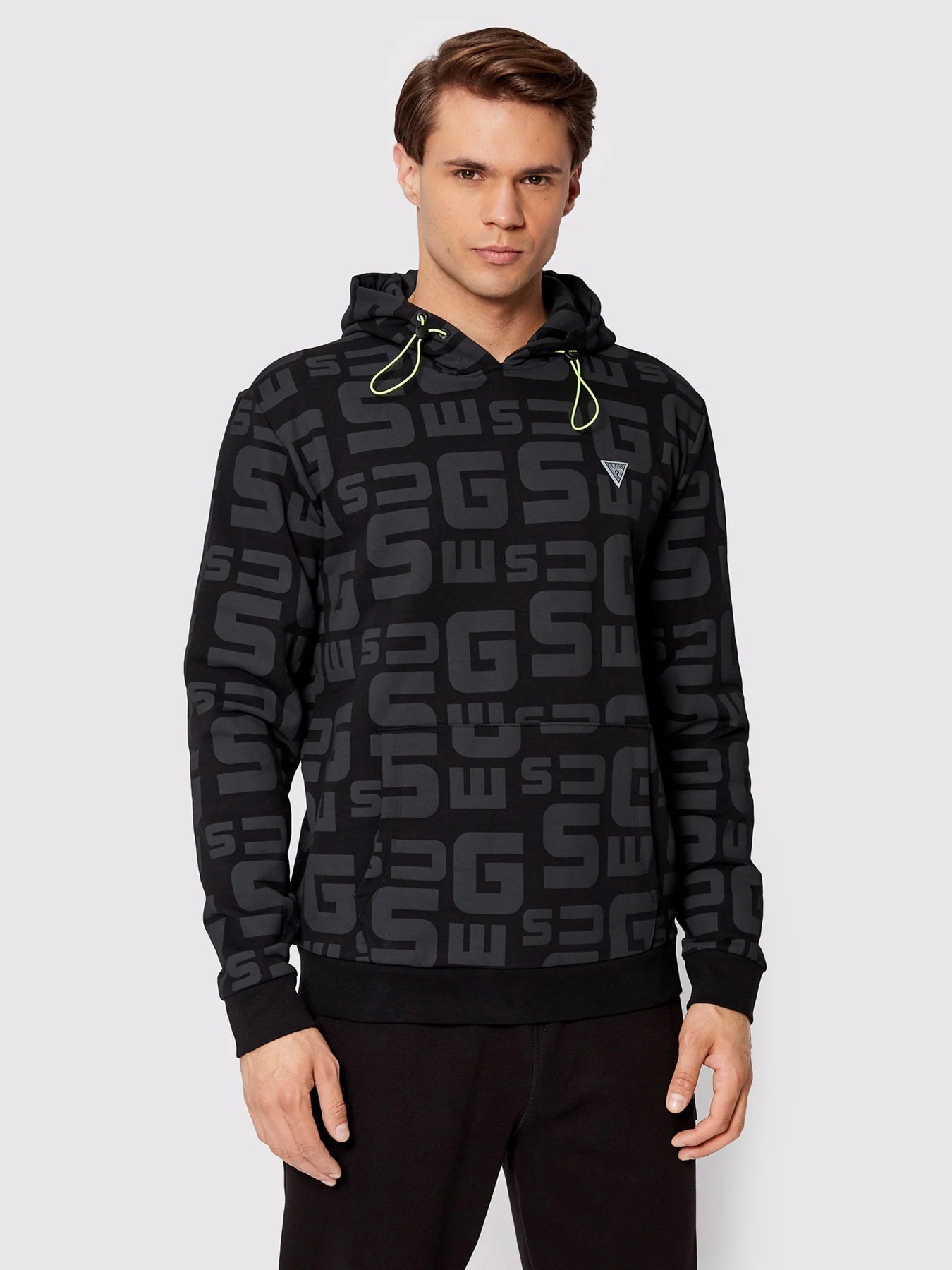 Худі та світшоти GUESS Galen Hooded Sweatshirt модель Z2YQ16.K7ON1;JBLK Худі та світшоти GUESS Galen Hooded Sweatshirt модель Z2YQ16.K7ON1;JBLK Фото