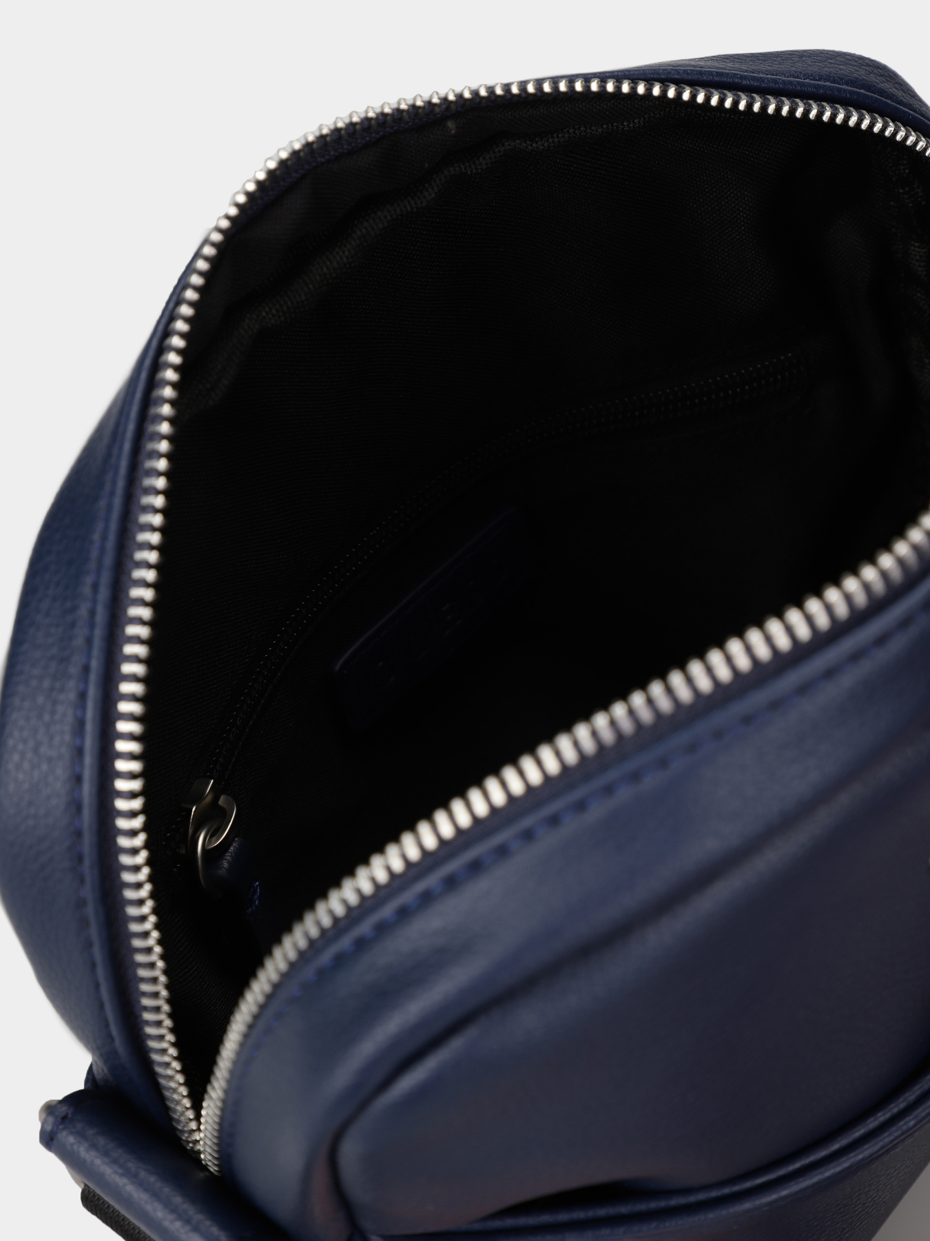 Сумки GUESS Fidenza Top Zip Crossbody Flat модель HMFIDA.P3458;BLU Сумки GUESS Fidenza Top Zip Crossbody Flat модель HMFIDA.P3458;BLU Фото