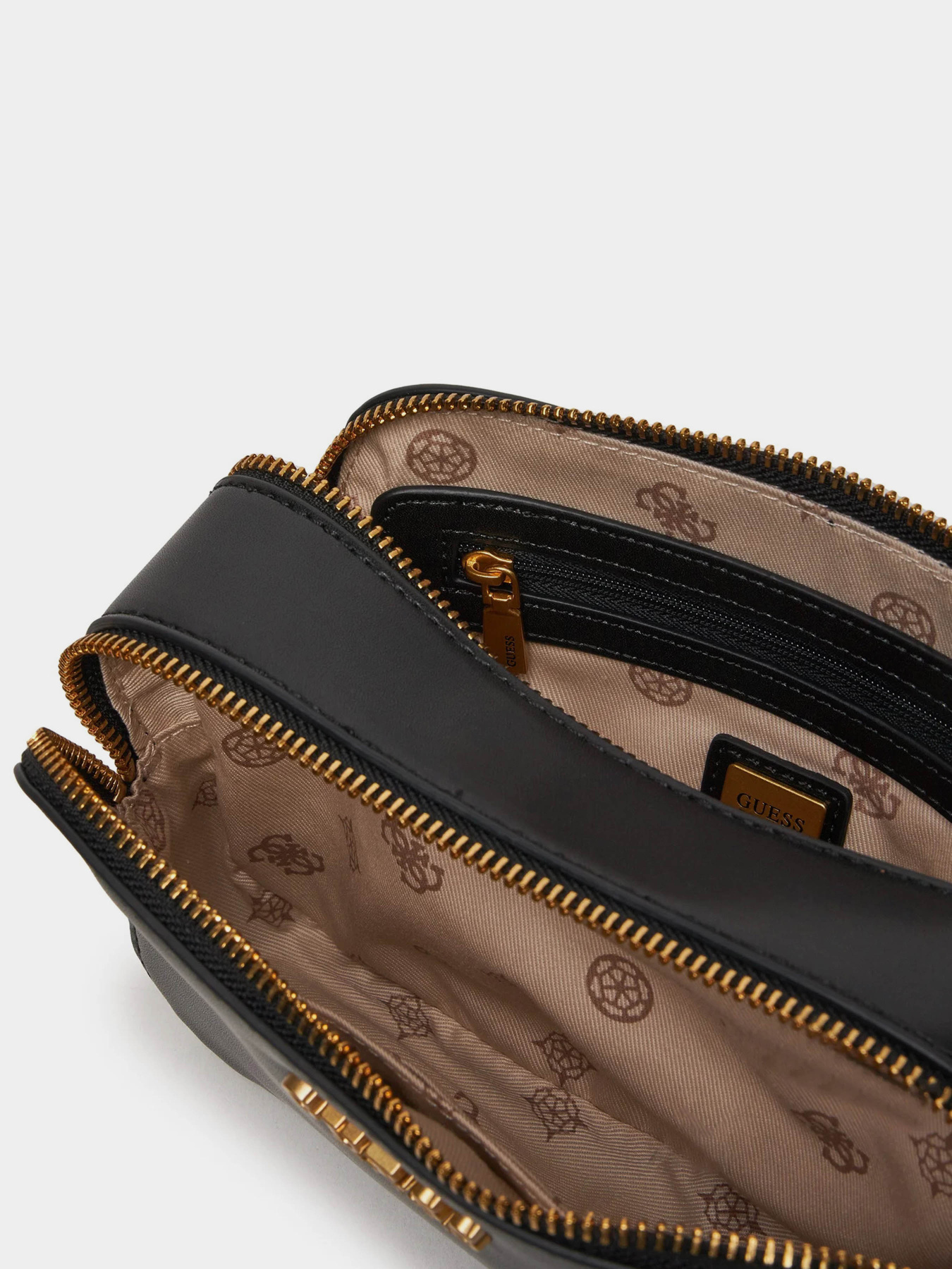 Сумки GUESS Sarita модель HWVA93.27140;BLA Фото