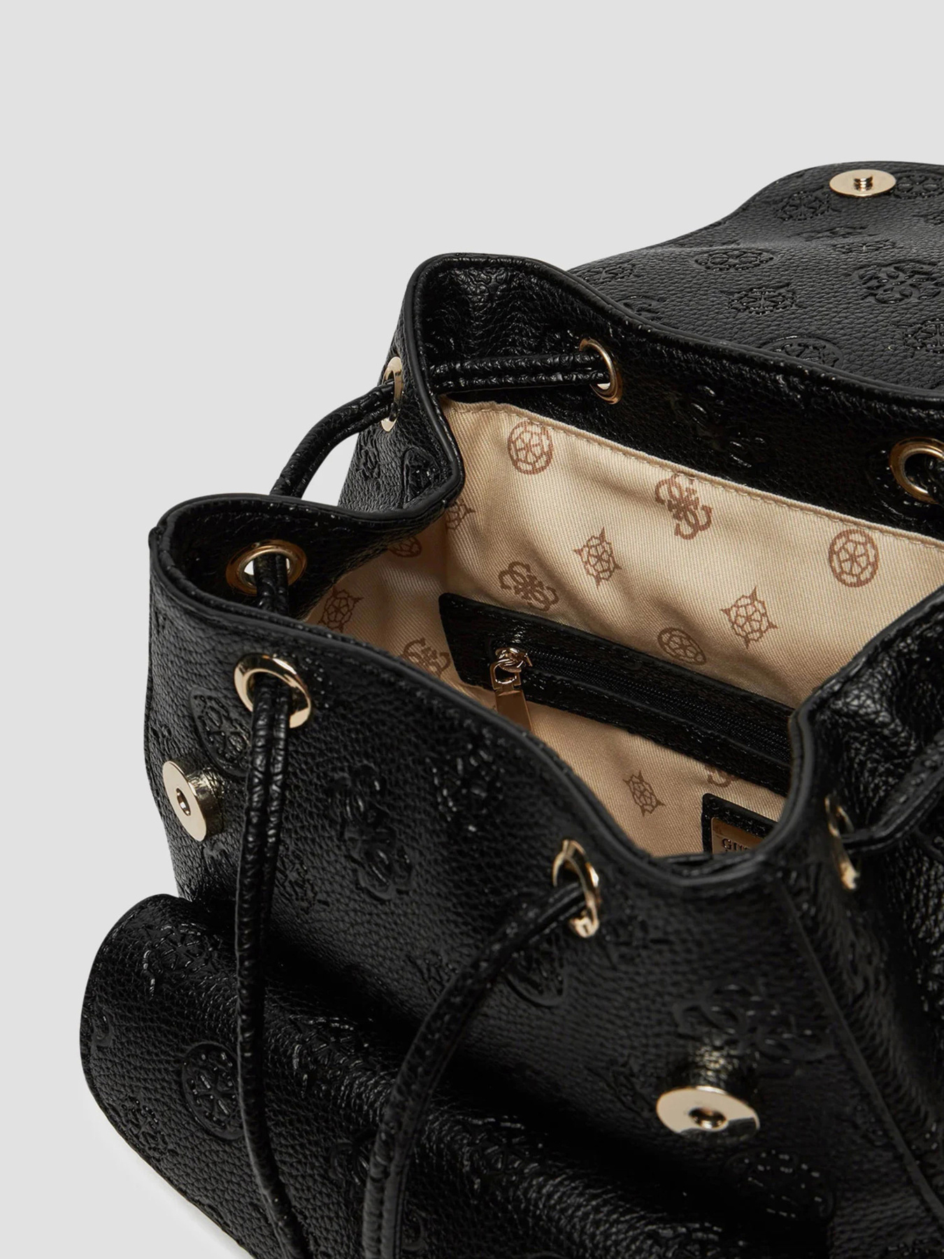 Рюкзаки GUESS Cresidia City модель HWPG93.49310;BLA Фото