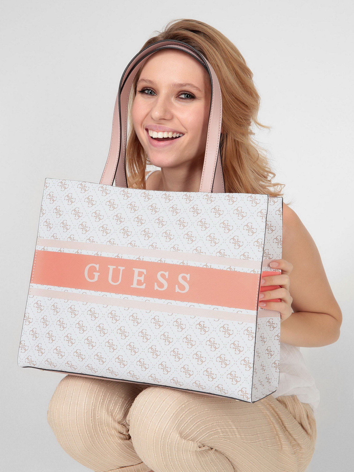 Сумки GUESS модель HWSW78-94230-WTC Фото