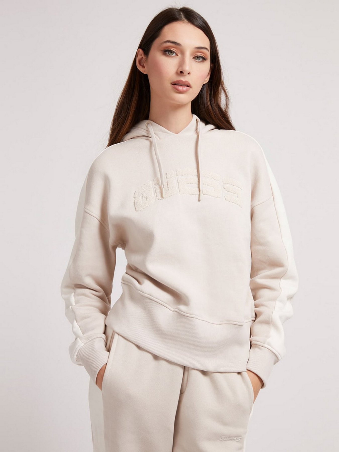 Худі та світшоти GUESS модель O1BA26.K9V31;G1DE Худі та світшоти GUESS модель O1BA26.K9V31;G1DE Фото